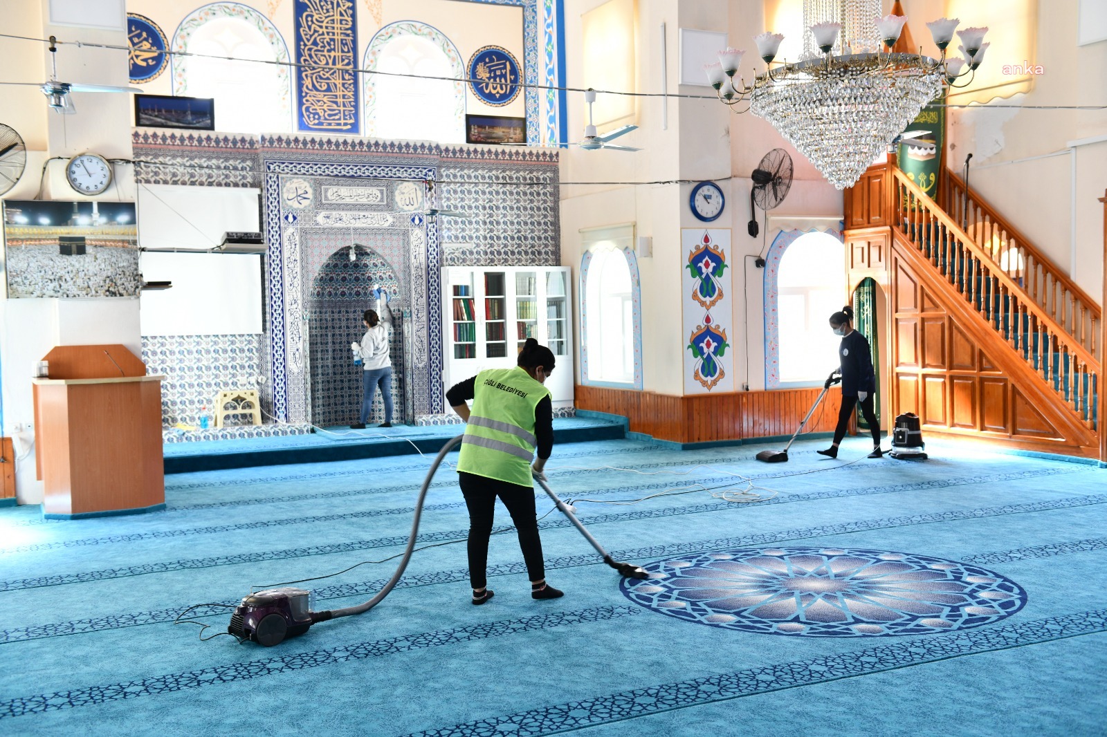 ÇİĞLİ’DE CAMİLERE RAMAZAN TEMİZLİĞİ