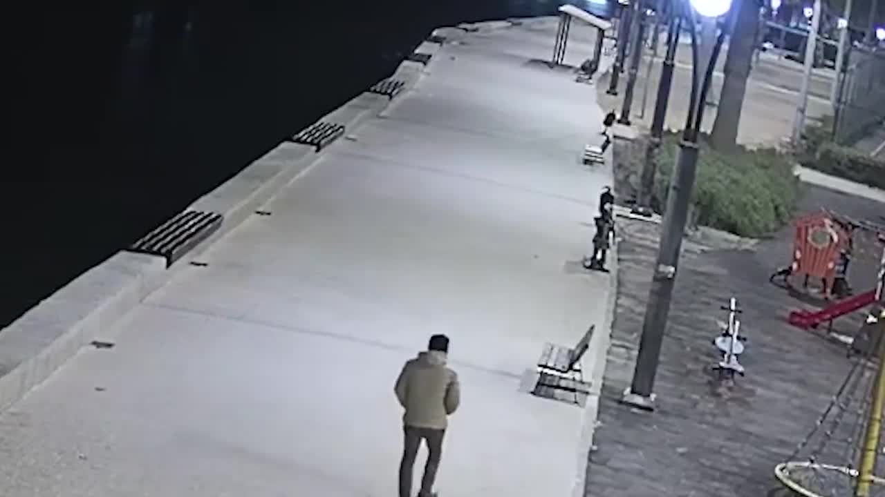 DİKİLİ’DE, "YAŞAYAN HEYKELLER" ŞİDDET KURBANI