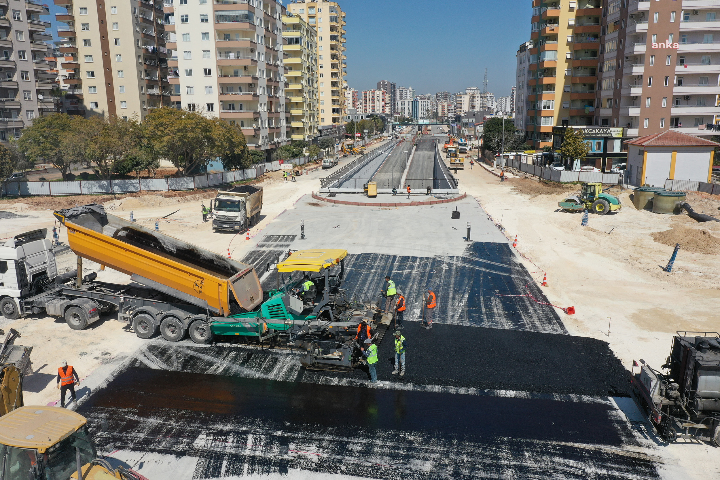 MERSİN BÜYÜKŞEHİR, GÖÇMEN’DEKİ KATLI KAVŞAK İNŞAATININ YÜZDE 98’İNİ TAMAMLADI