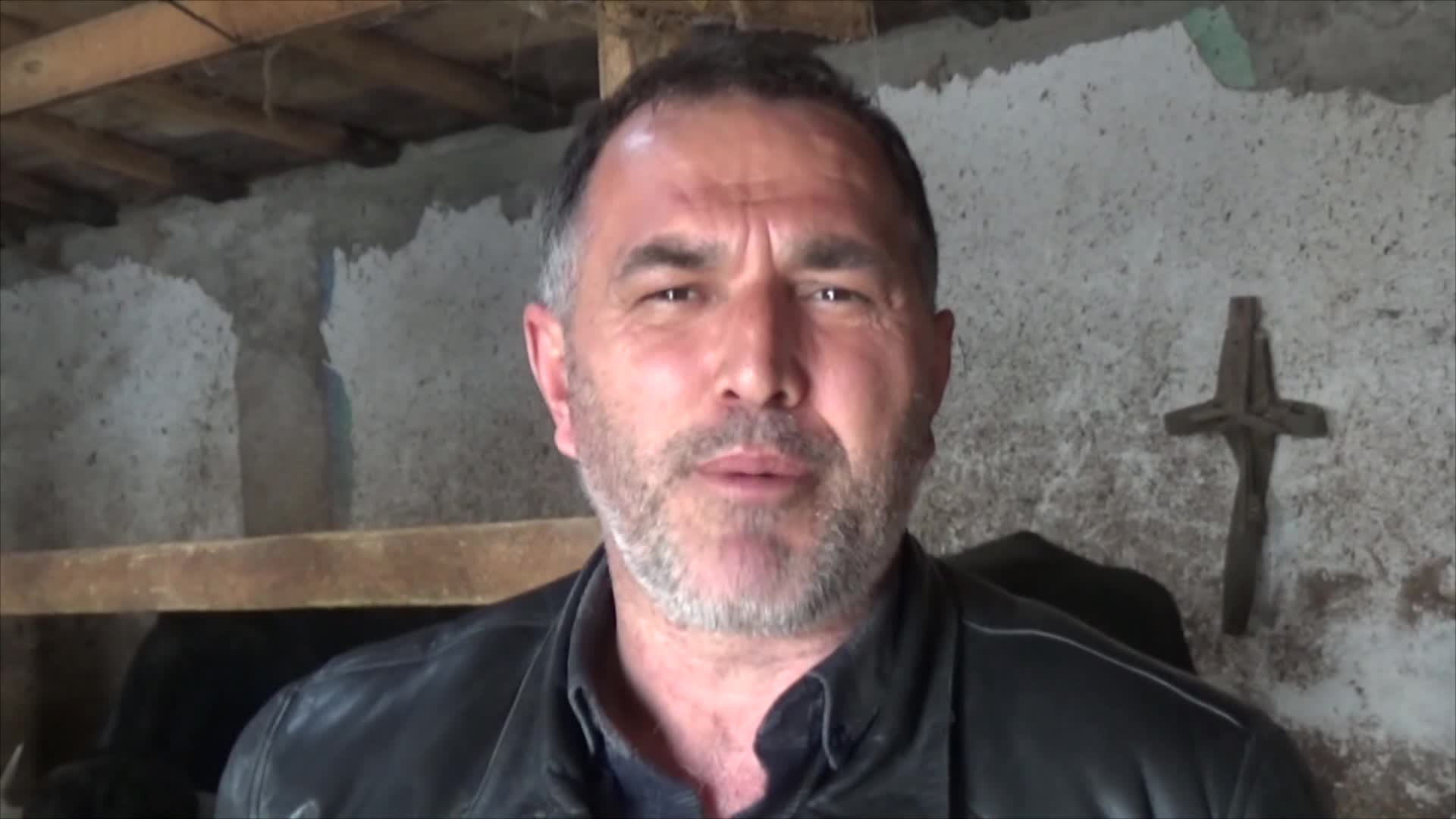 IĞDIRLI BESİCİ: “BİR BALYA OT 17 LİRAYDI, ŞİMDİ 70 LİRA. BUNU ADAM ALIP, HAYVANINA VEREMEZ”