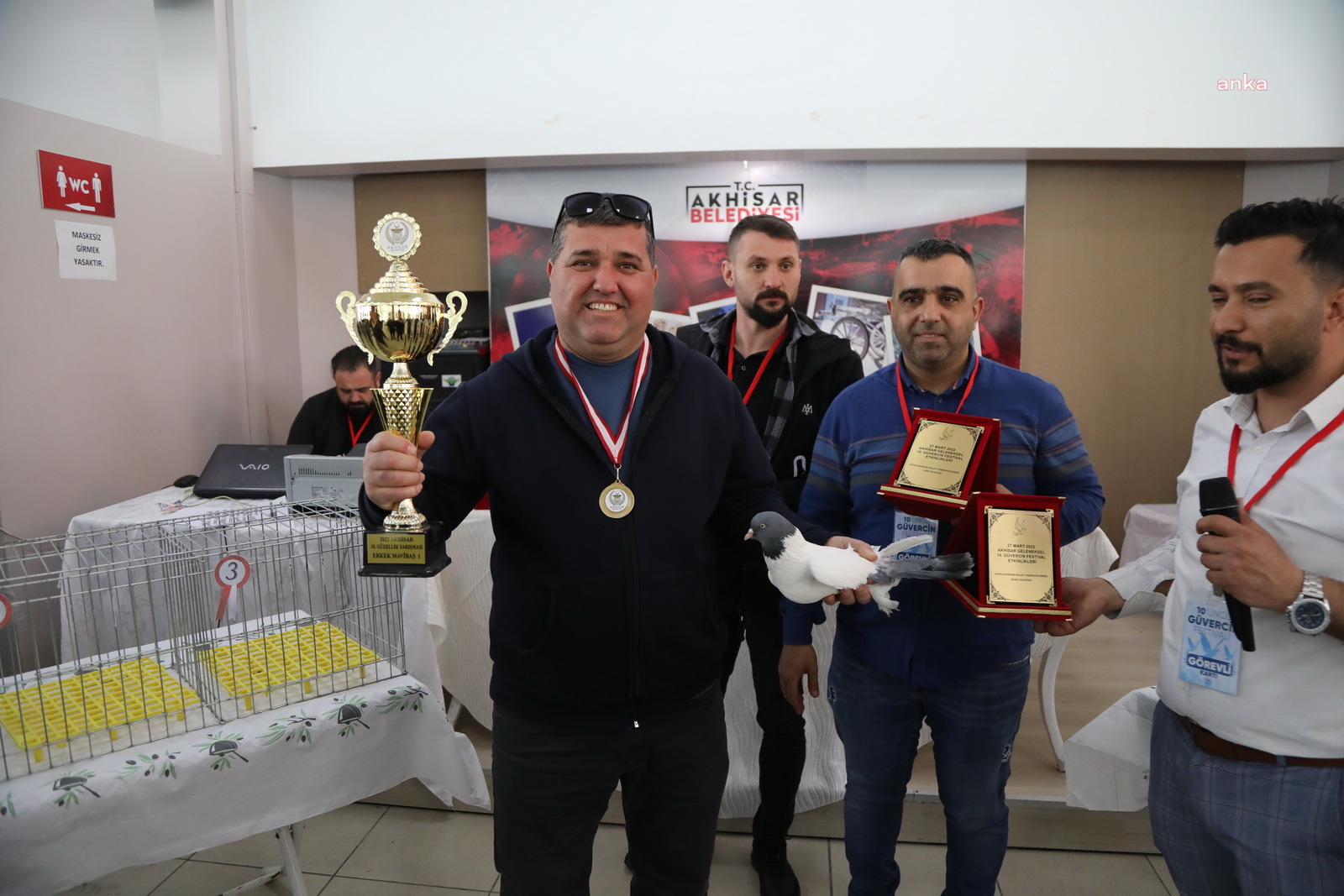 AKHİSAR BELEDİYESİ GÜVERCİN FESTİVALİ RENKLİ ANLARA SAHNE OLDU