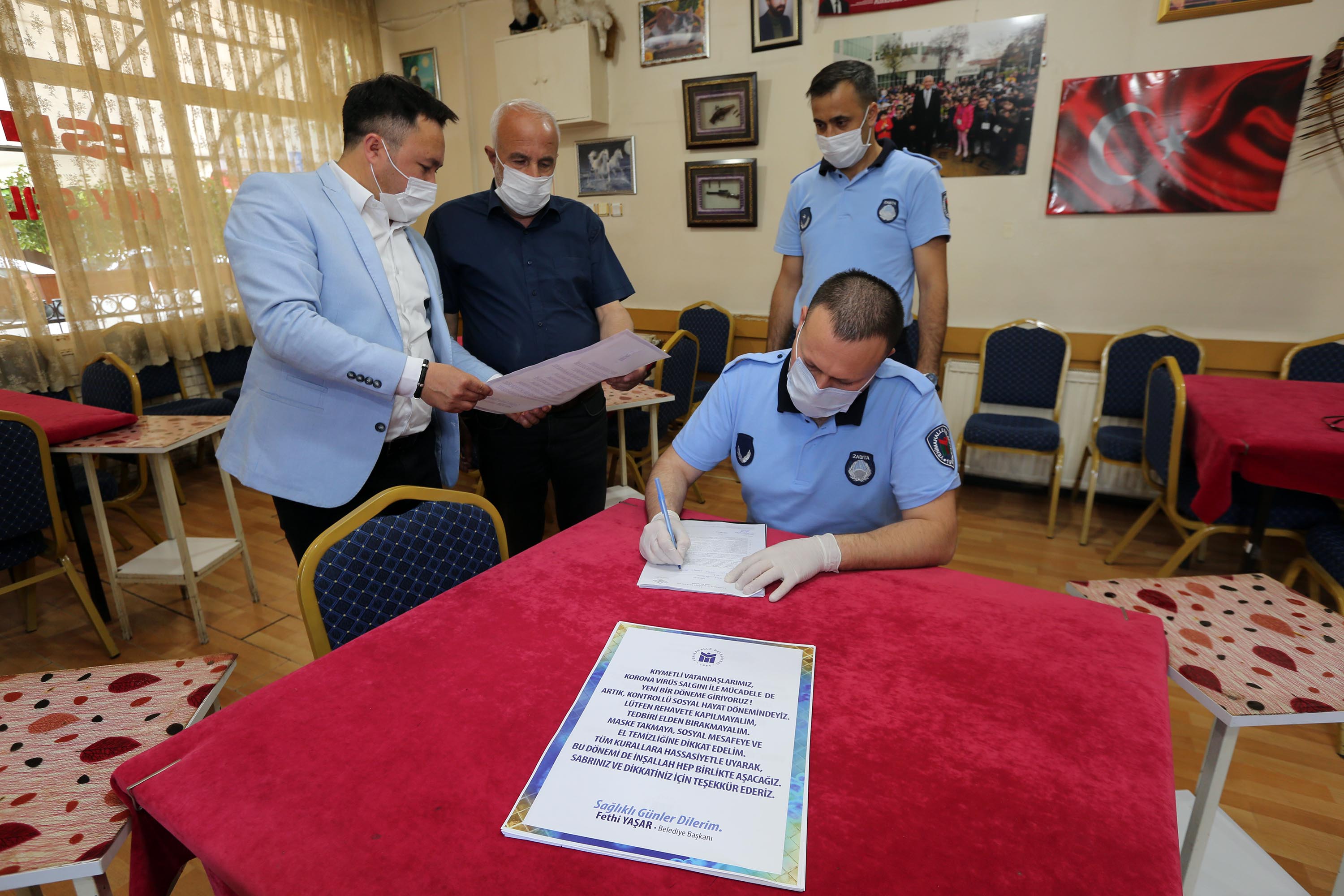 YENİMAHALLE ZABITASINDAN SOSYAL MESAFE DENETİMİ