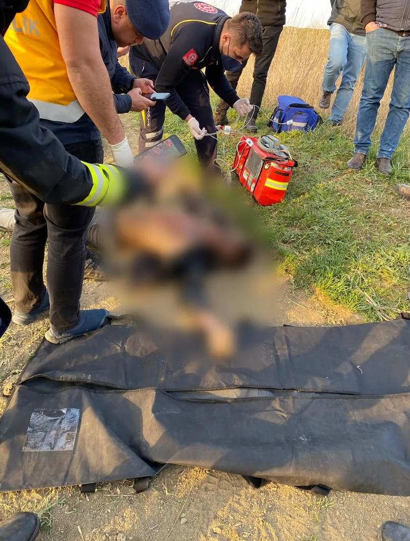ÇIKTIĞI DİREKTE ELEKTRİK AKIMINA KAPILARAK CAN VERDİ