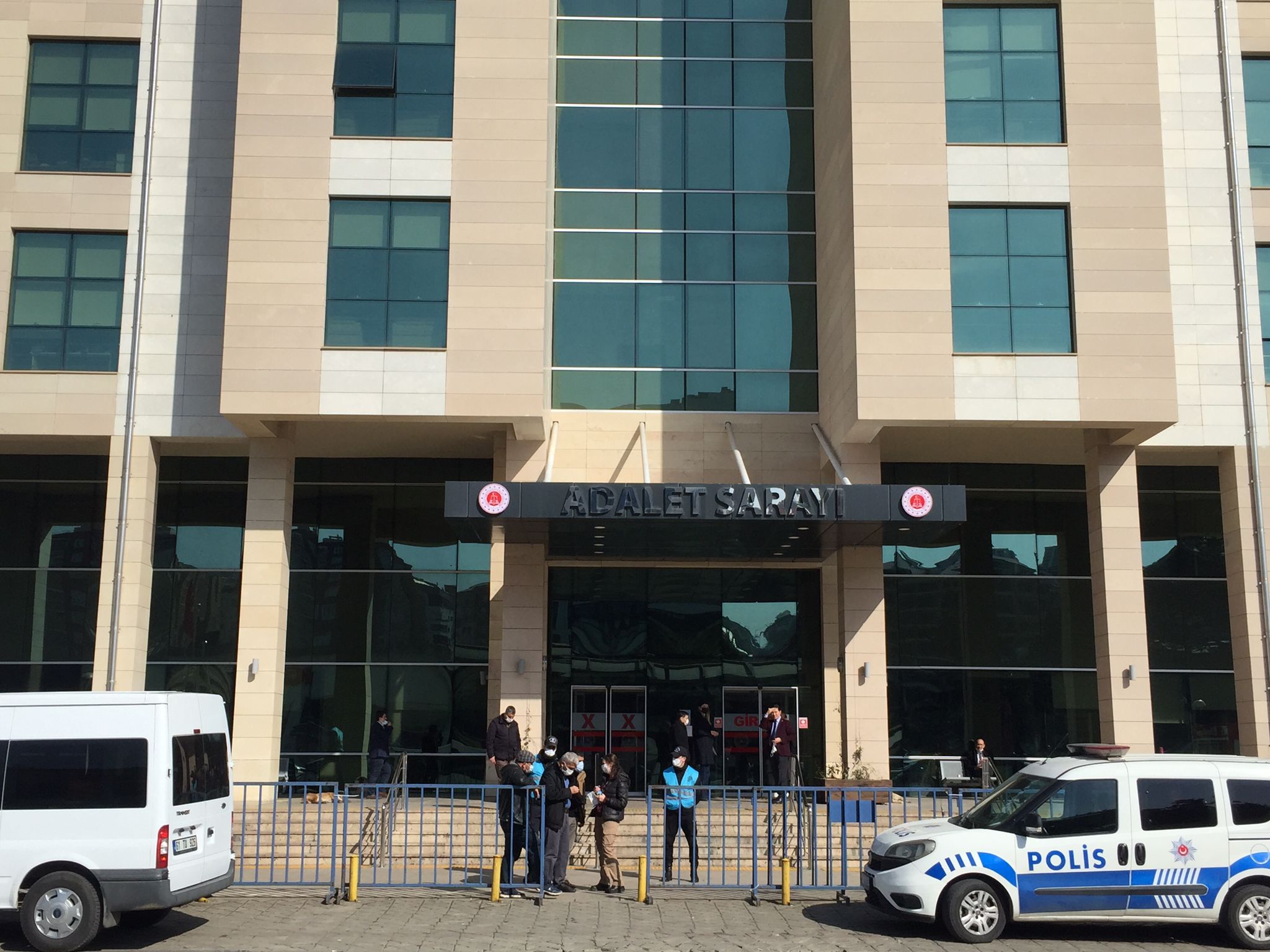YOMRA BELEDİYE BAŞKANINA SİLAHLI SALDIRI DAVASI BAŞLADI