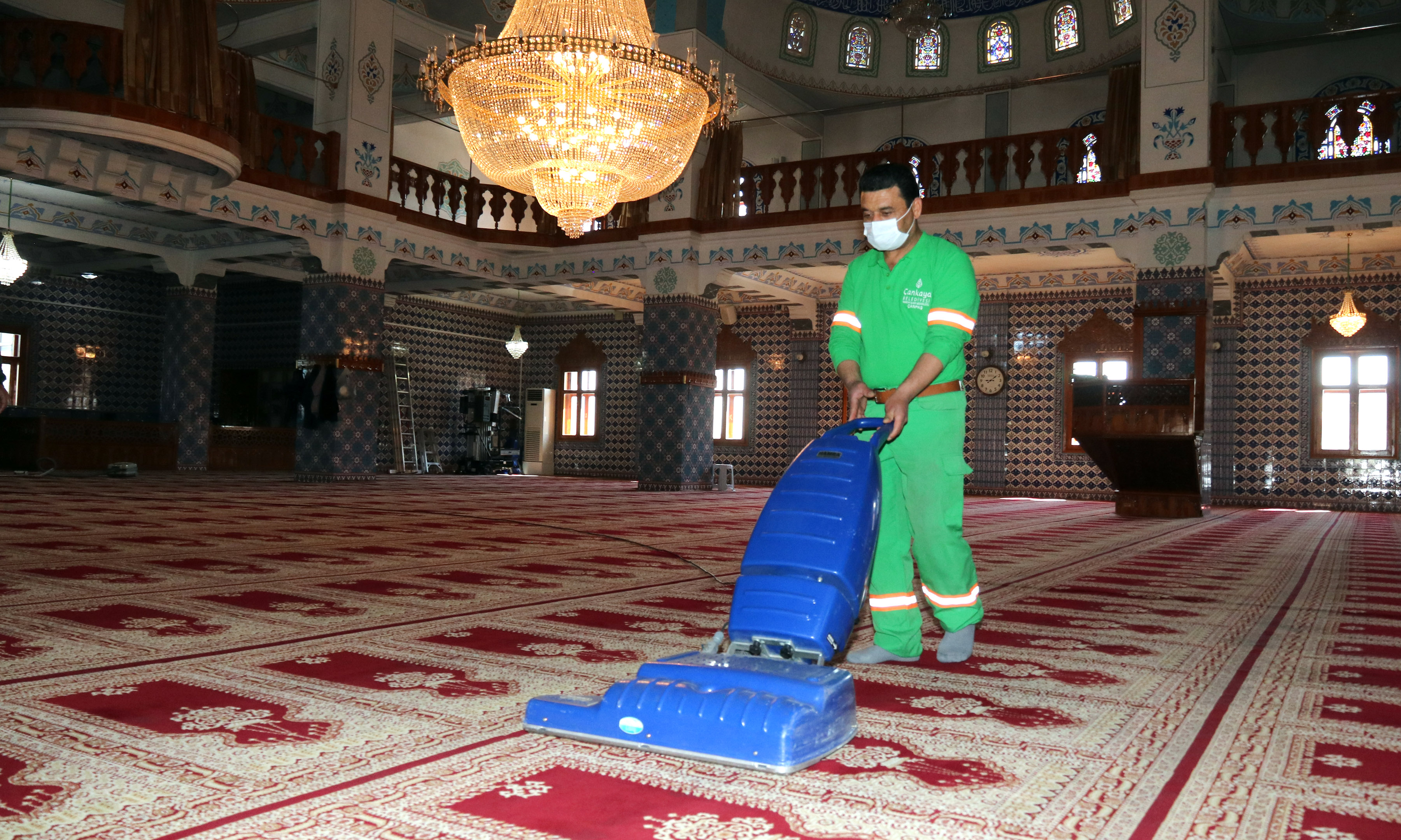 ÇANKAYA BELEDİYESİ,  CAMİLERİ “YENİ NORMALE” HAZIRLIYOR