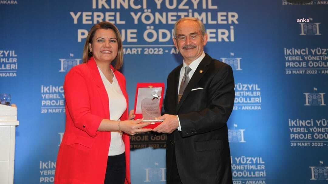 İZMİT BELEDİYESİ, İZGİM’LE YEREL YÖNETİM PROJE ÖDÜLÜNÜ İZMİT’E GETİRDİ