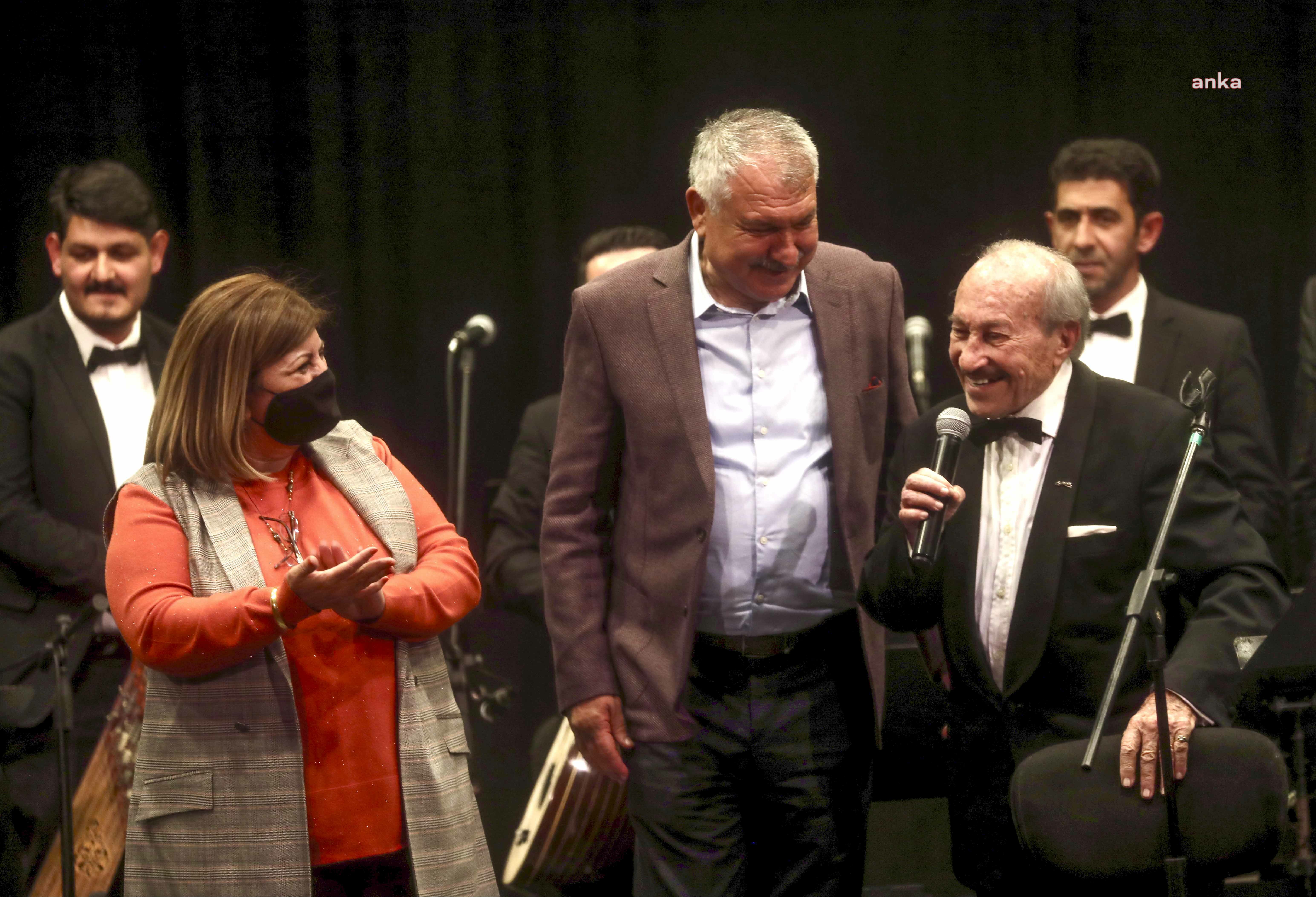 MUSTAFA SAĞYAŞAR, 70. SANAT YILINI ADANA'DA HEMŞEHRİLERİ İÇİN VERDİĞİ KONSERLE KUTLADI