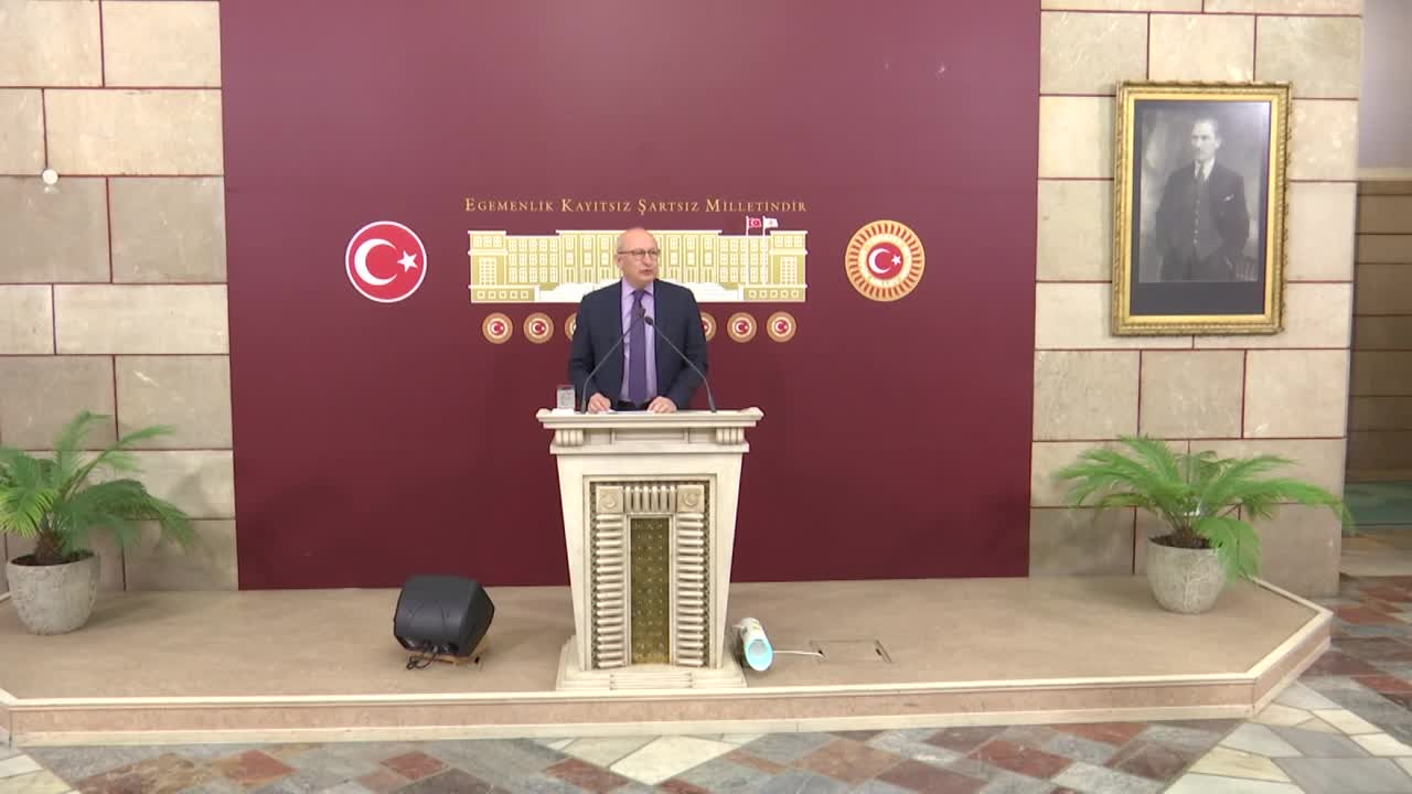 UTKU ÇAKIRÖZER: MART AYINDA 50 GAZETECİ HAKİM KARŞISINA ÇIKTI, 5 GAZETECİYE TOPLAM 22 YIL HAPİS CEZASI VERİLDİ