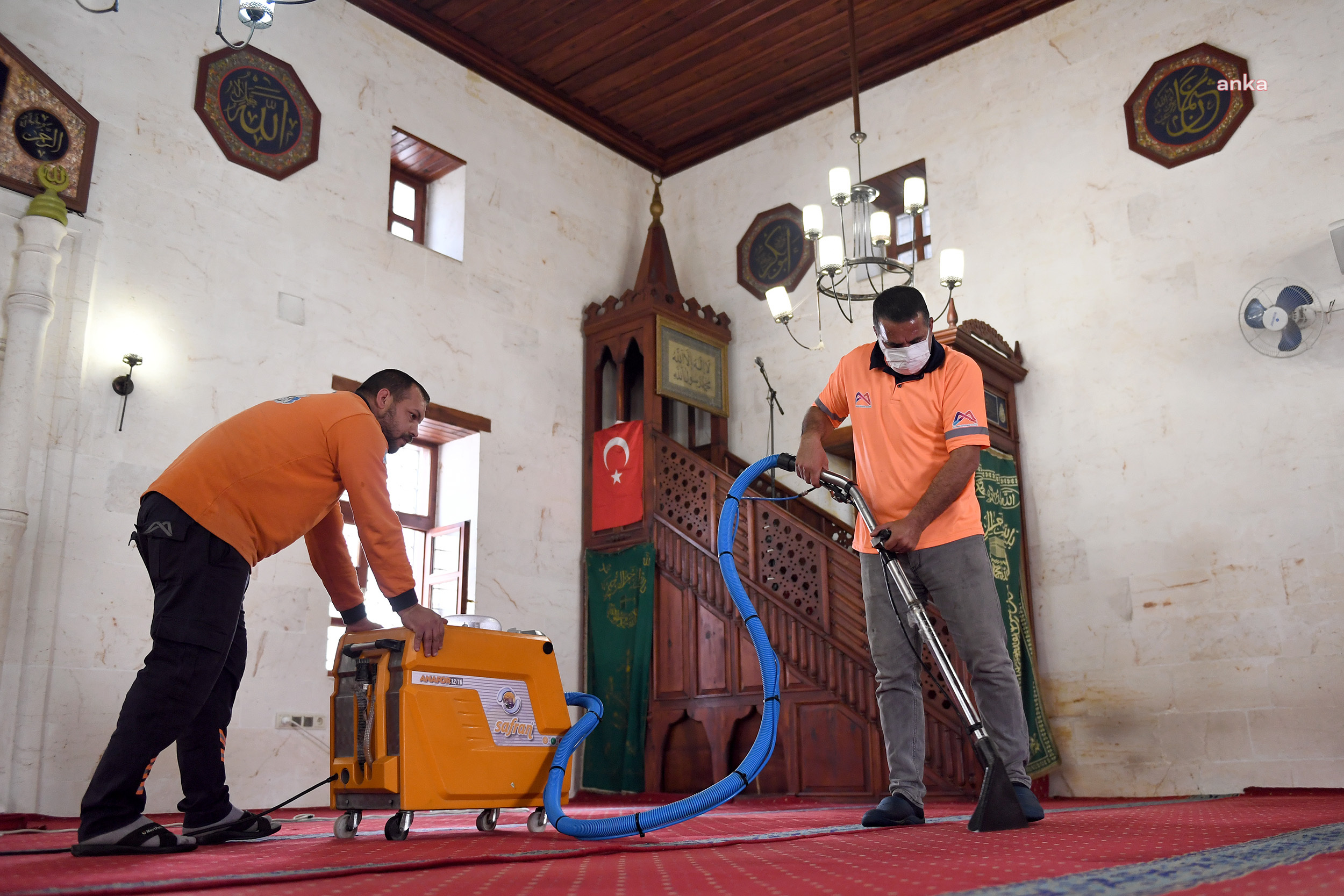 MERSİN BÜYÜKŞEHİR’DEN CAMİLERDE RAMAZAN TEMİZLİĞİ