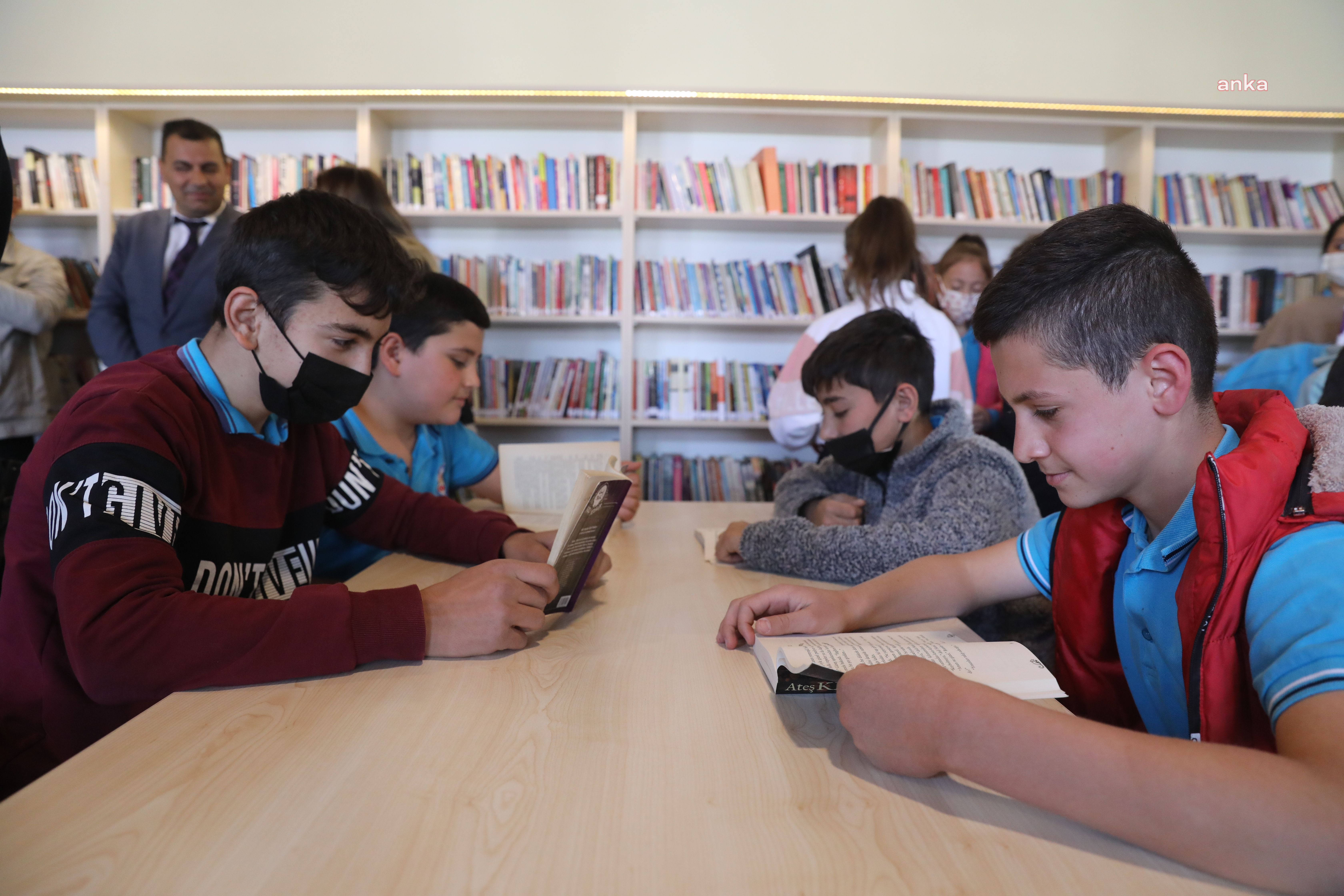 ANTALYA BÜYÜKŞEHİR BELEDİYESİ’NDEN AKSU PERGE ORTAOKULU'NA KÜTÜPHANE