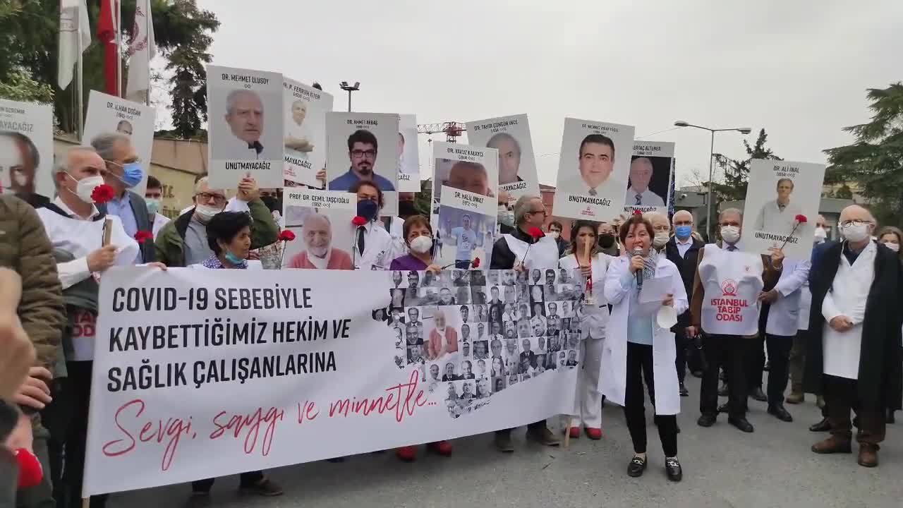 COVİD-19 NEDENİYLE YAŞAMINI YİTİREN SAĞLIKÇILAR ÇAPA TIP FAKÜLTESİ’NDE ANILDI