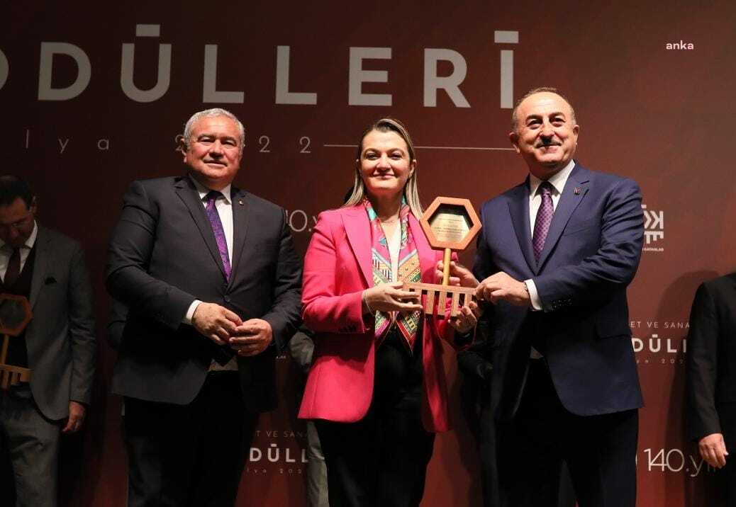 ANTALYA BÜYÜKŞEHİR BELEDİYESİ KENTE ÖNEM KATANLAR ÇEVRE ÖDÜLÜNÜ ALDI