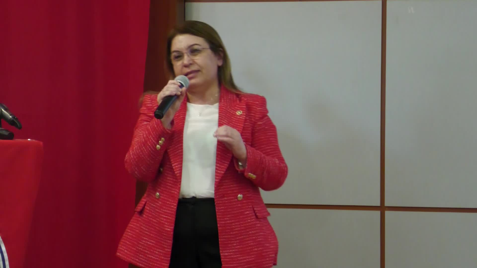 BALÇOVA'DA KADINLAR İÇİN ACİL YARDIM HATTI KURULDU... CHP’Lİ KARACA: “İSTANBUL SÖZLEŞMESİ HALA YÜRÜRLÜKTE’ DEDİĞİMİZ İÇİN; İMZACI DEVLETLERE YÜKLEDİĞİ SORUMLULUĞU BELEDİYELERİMİZLE UYGULAYACAĞIZ”
