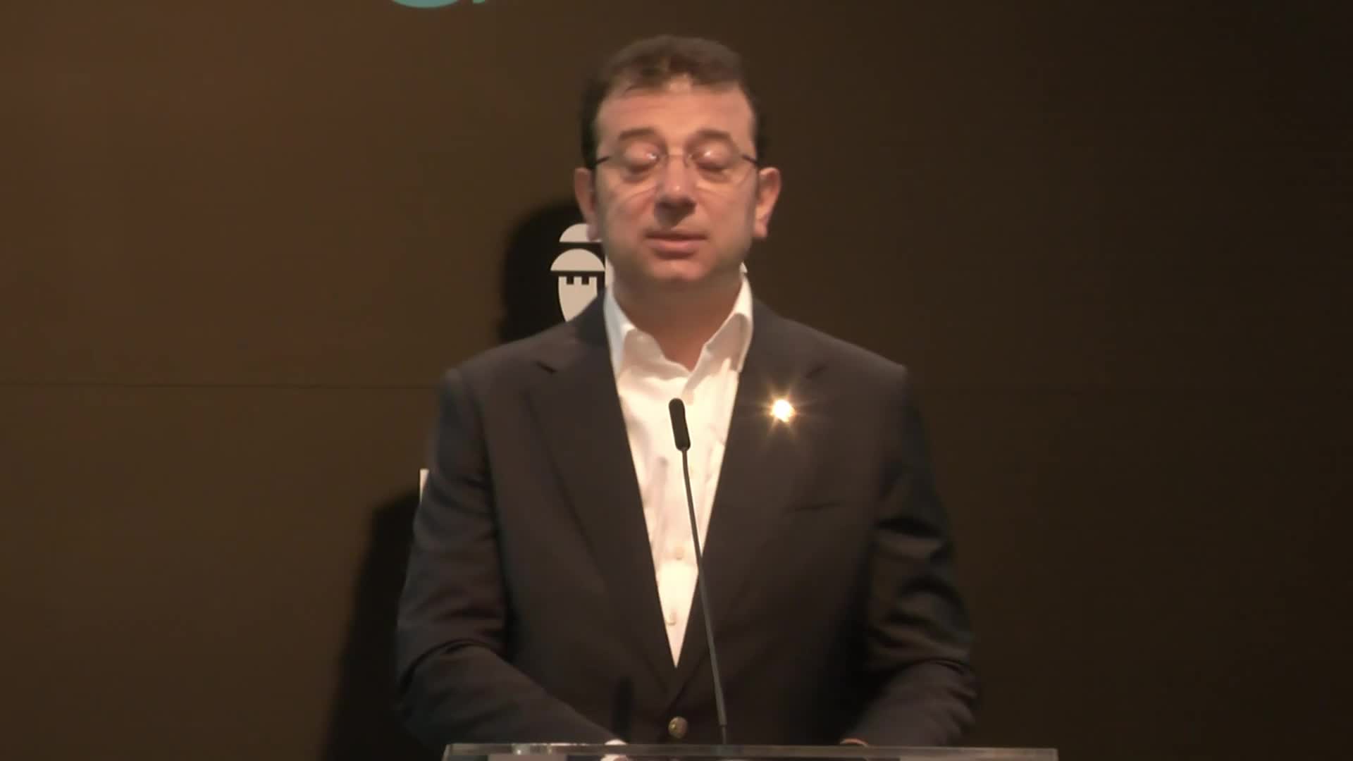 İMAMOĞLU: "İSTANBUL KÜLTÜR SANAT FAALİYETLERİYLE YAKIN ÇEVRESİNE VE DÜNYAYA MORAL OLUYOR"