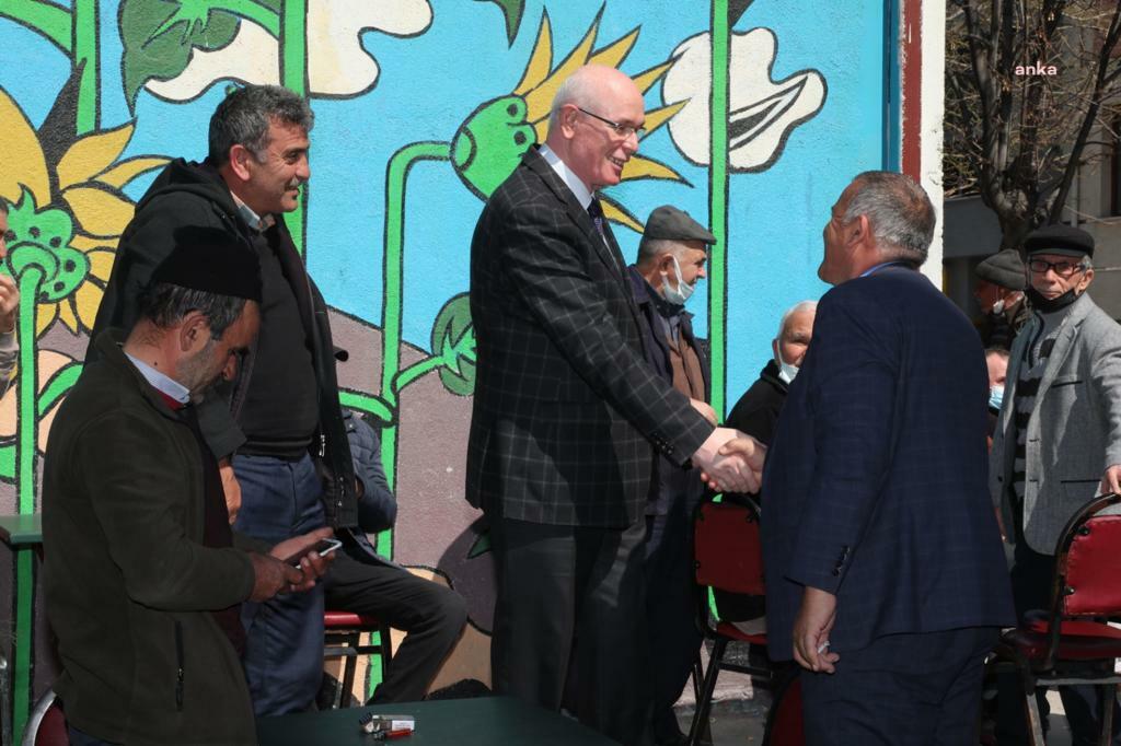 ODUNPAZARI BELEDİYE BAŞKANI KURT EMEK MAHALLESİ’NDE ESNAFI ZİYARET ETTİ