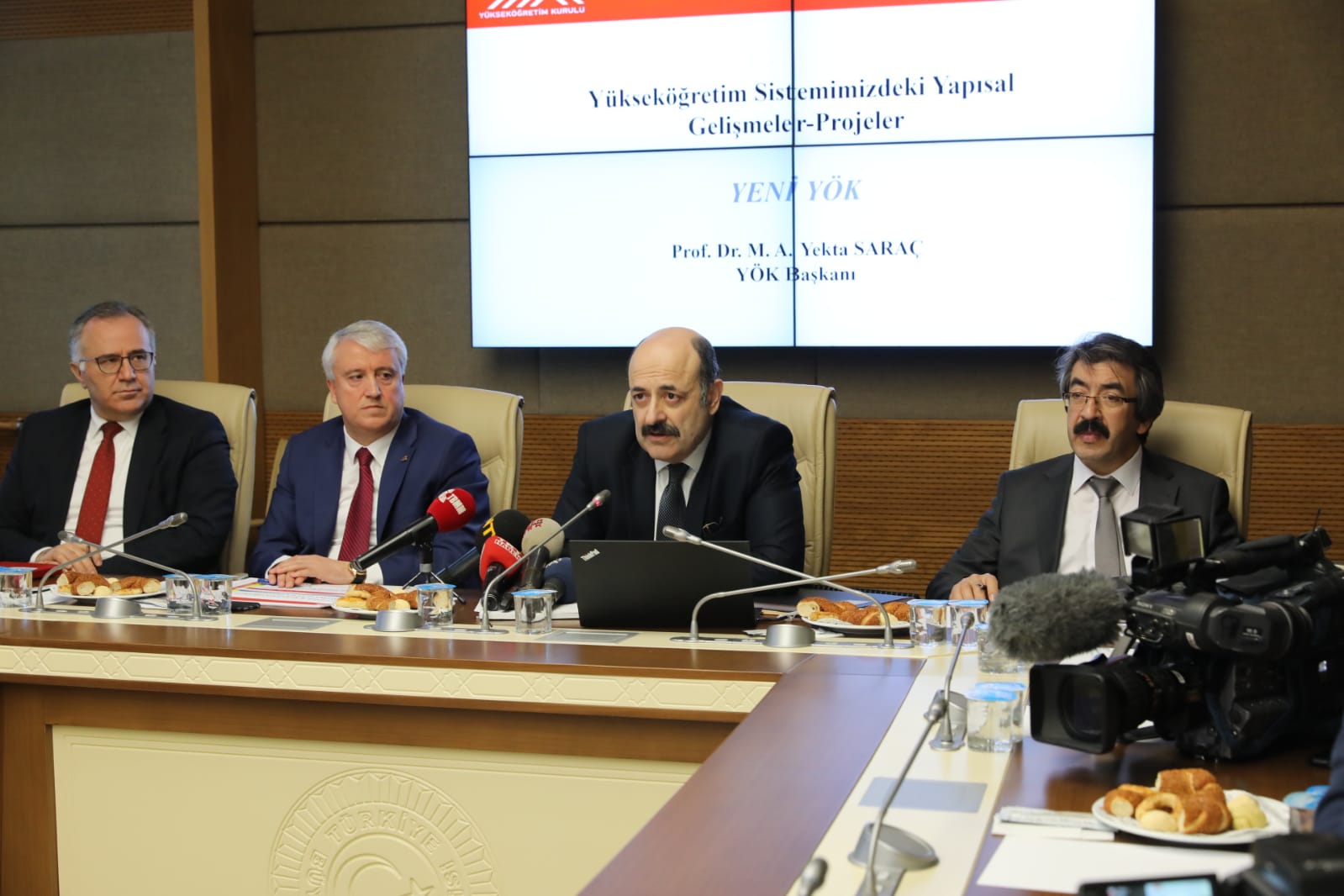 YÖK BAŞKANI SARAÇ: “ DÖRT İŞLEM BİLEN ÇOCUKLARI ÜNİVERSİTELERE ALMAMIZ LAZIM”