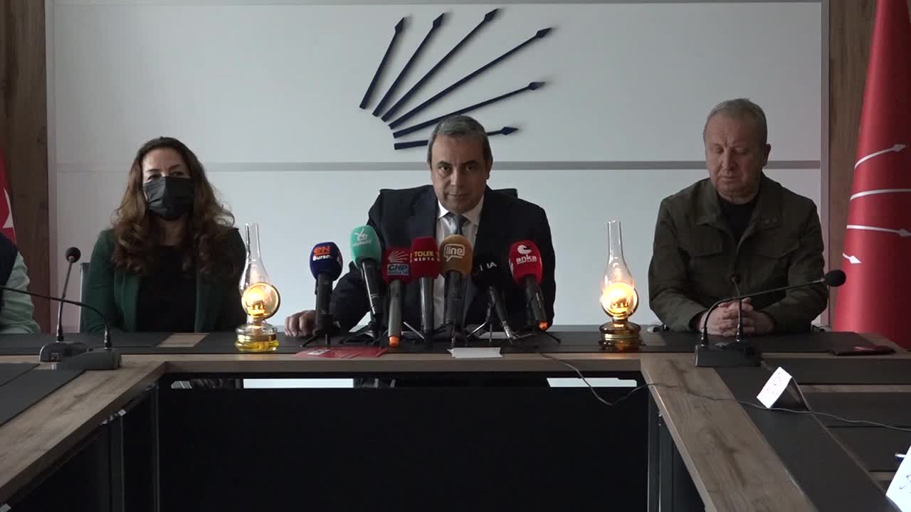 CHP BURSA İL BAŞKANLIĞI'NIN ELEKTRİĞİ KESİLDİ. İL BAŞKANI KARACA: "AKP İKTİDARI 20 YILDIR ÜLKEMİZE YAŞATTIĞI KARANLIĞI BUGÜN PARTİMİZE YAŞATIYOR"