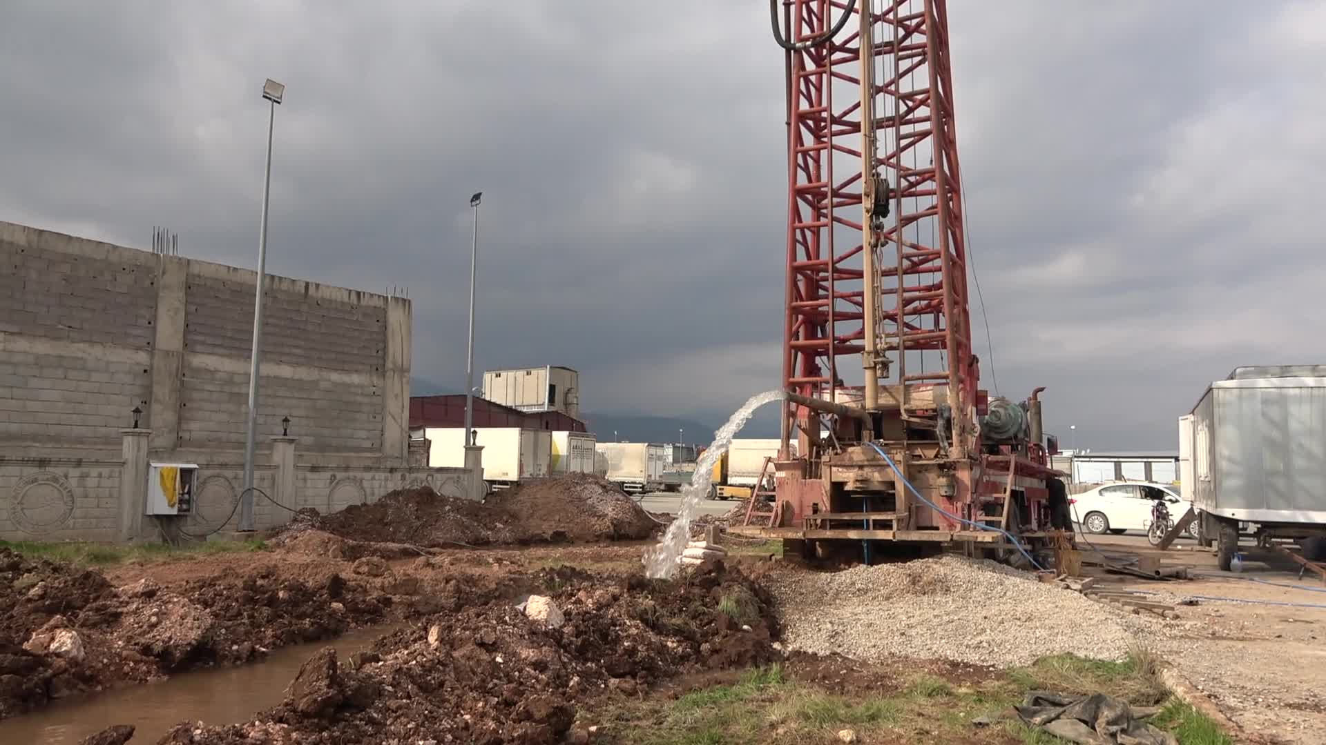 HATAY KIRIKHAN'DA MERKEZ MAHALLERE YENİ SU KAYNAĞI