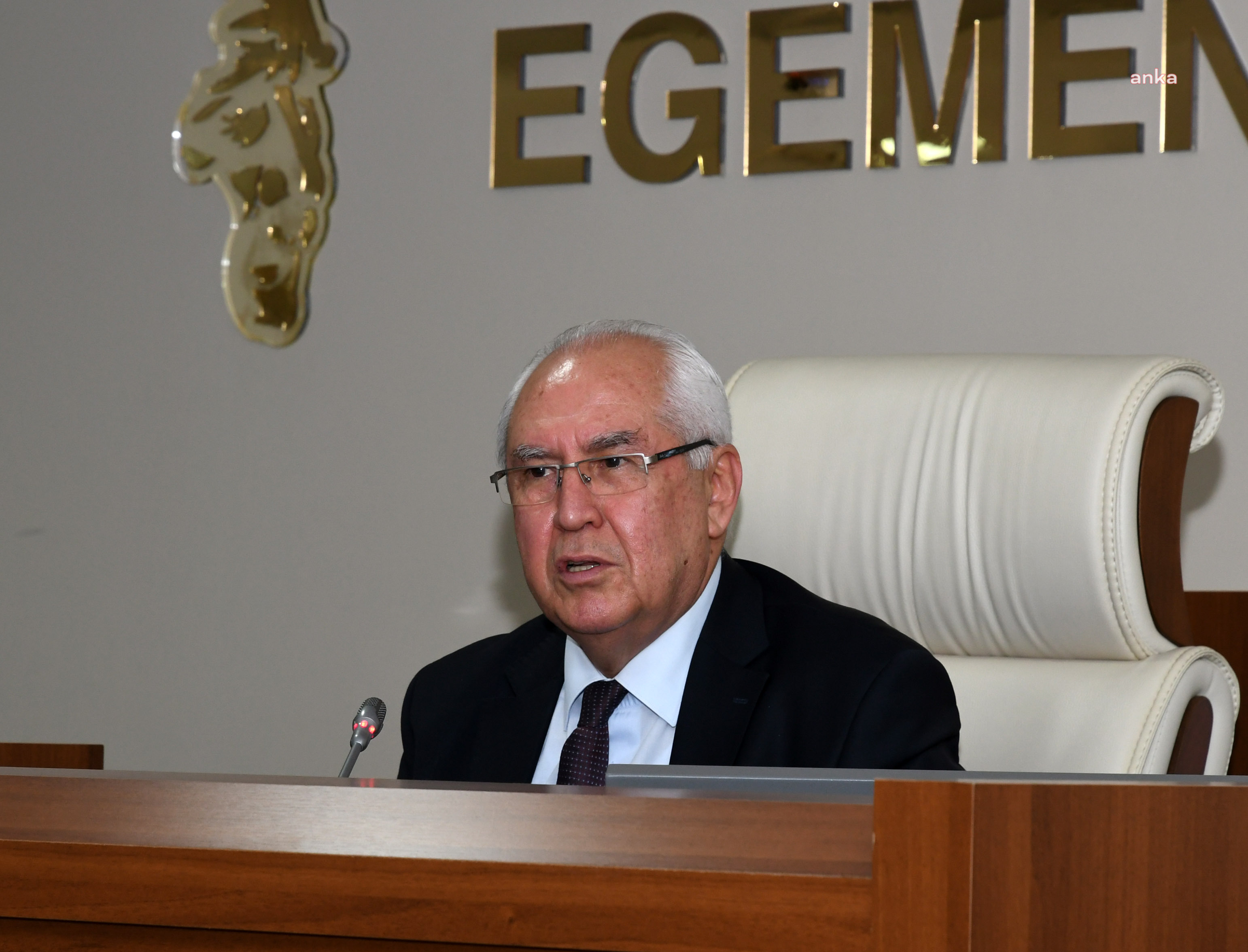 KARABAĞLAR BELEDİYESİ'NDEN İHTİYAÇ SAHİPLERİNE ERZAK YARDIMI