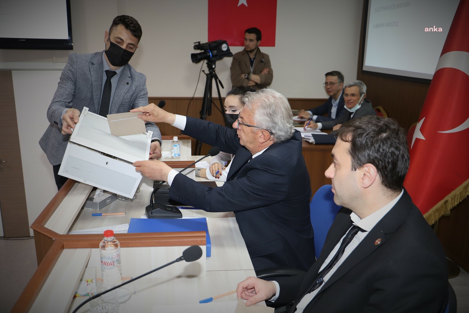 ÖDEMİŞ BELEDİYE MECLİSİ’NDE FAALİYET RAPORU KABUL EDİLDİ
