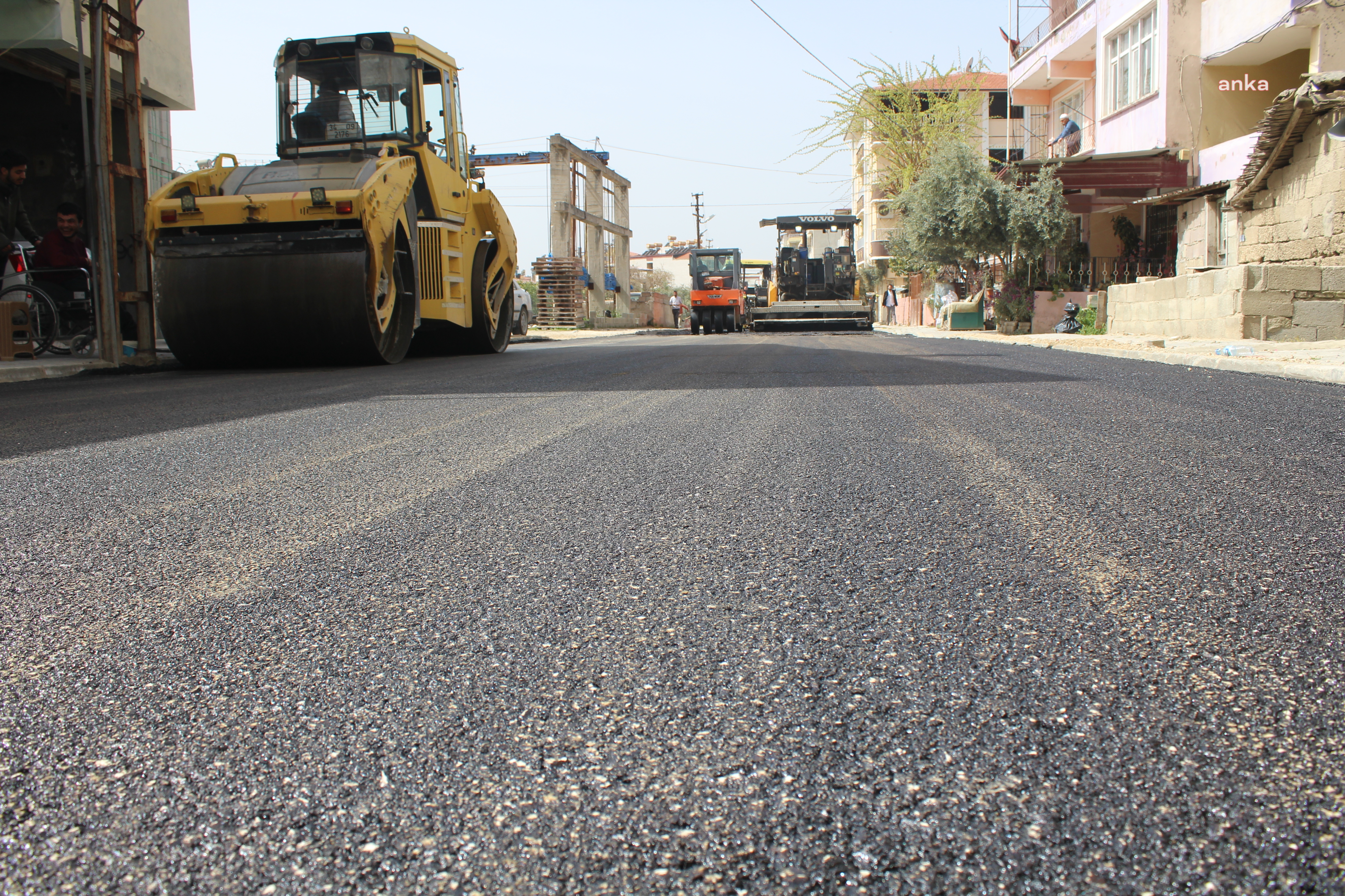 SAMANDAĞ BELEDİYESİ  KEMAL PAŞA CADDESİ’Nİ YENİLEYEREK HİZMETE AÇTI