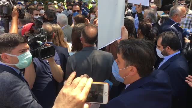 HDP’Lİ VEKİLLER "DARBECİ AKP" SLOGANLARIYLA YÜRÜYÜŞ YAPTI, POLİS MÜDAHALE ETTİ