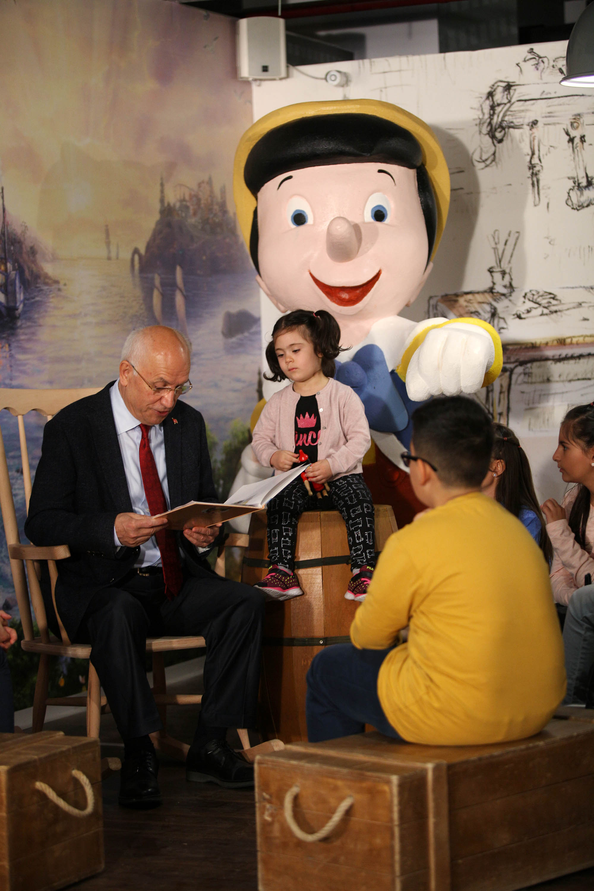 YENİMAHALLE'DE KİTAP KAMPANYASI