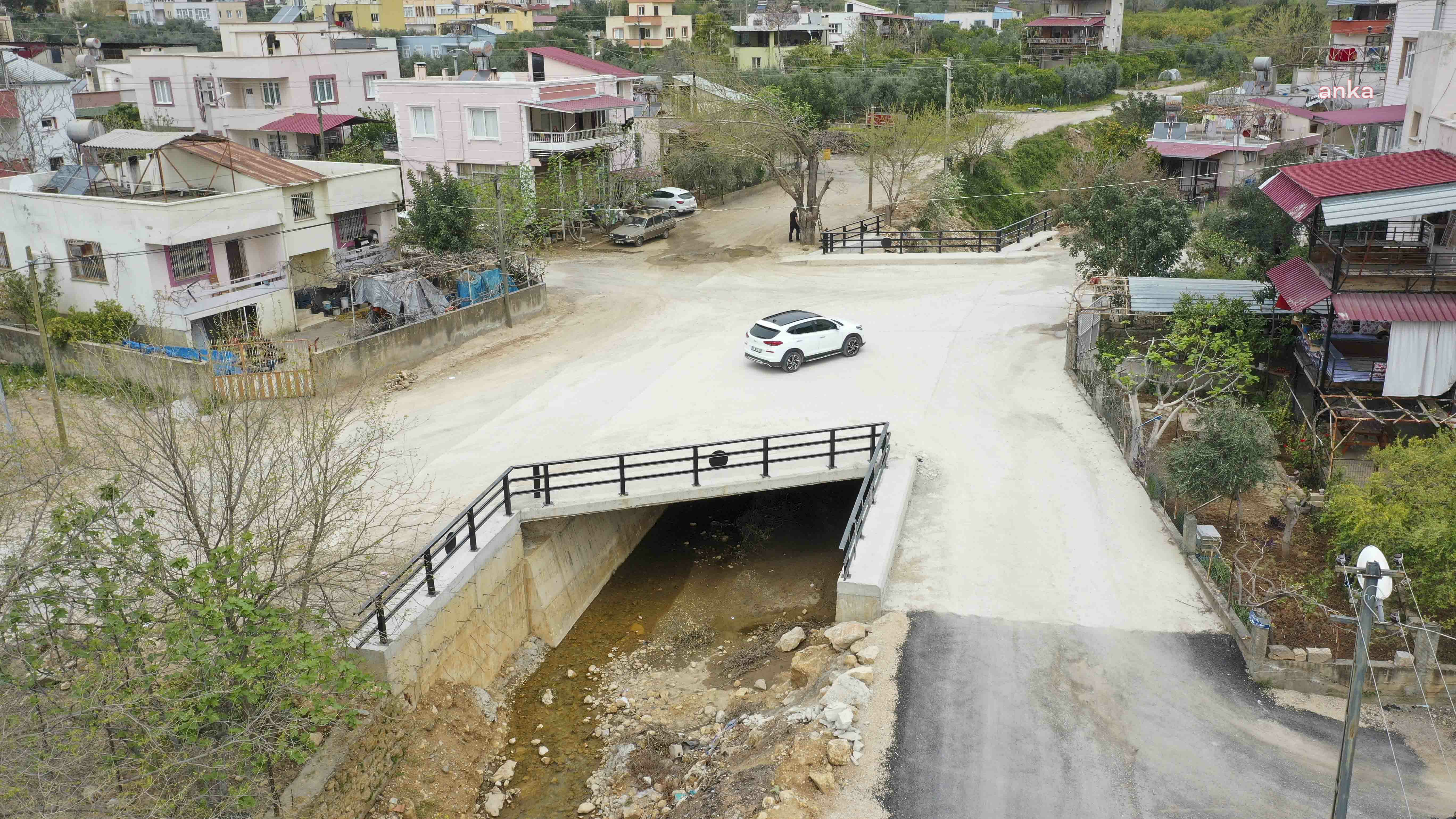 ADANA BÜYÜKŞEHİR'DEN KOZAN’DA ASFALT, KÖPRÜ VE MİNARE ÇALIŞMASI
