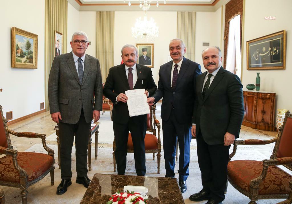 İYİ PARTİ ESKİ KIRIM TATAR MİLLİ MECLİSİ BAŞKANI KIRIMOĞLU'NUN NOBEL BARIŞ ÖDÜLÜ’NE ADAY GÖSTERİLMESİNİ ÖNERDİ