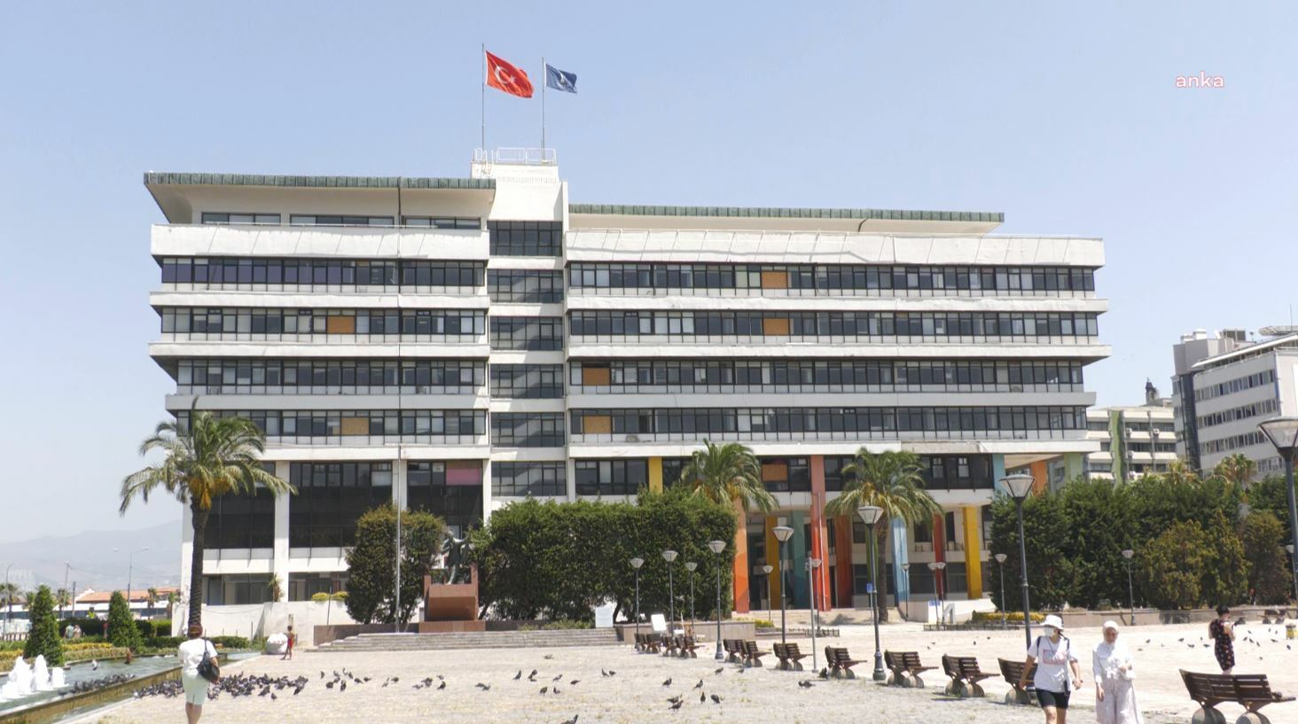 İZMİR BÜYÜKŞEHİR BELEDİYESİ’NİN ANA HİZMET BİNASININ YIKIMI İÇİN İHALE SÜRECİ BAŞLADI