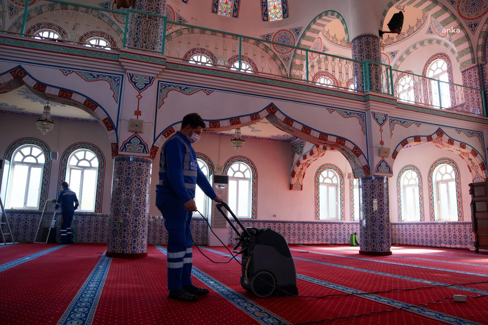 İZMİR BÜYÜKŞEHİR İBADETHANE TEMİZLİĞİNE HIZ VERDİ