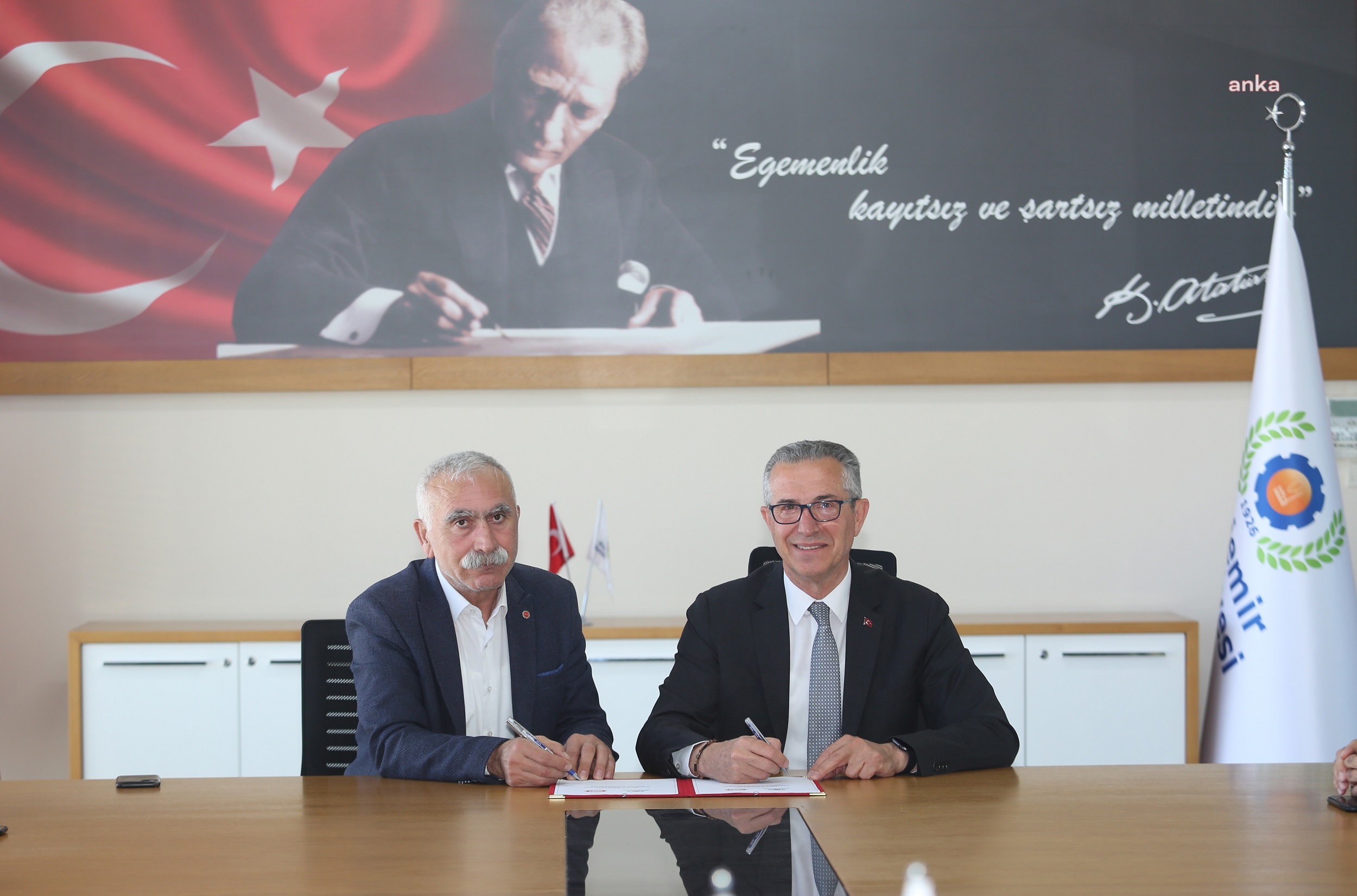 GAZİEMİR BELEDİYESİ'NDE 640 İŞÇİYİ KAPSAYAN TOPLU SÖZLEŞME İMZALANDI