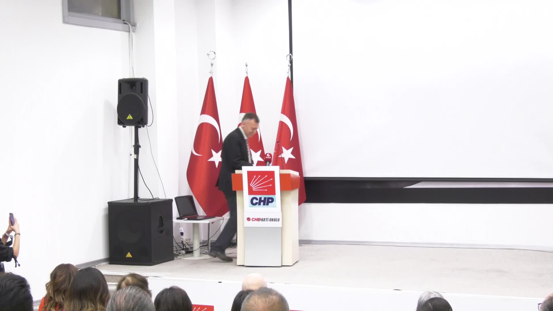 CHP'Lİ ATICI: "EĞER İDEOLOJİNİZ YOKSA BİR DARBE SONRASI KAPATILDIĞINIZDA YENİDEN DOĞAMAZSINIZ"