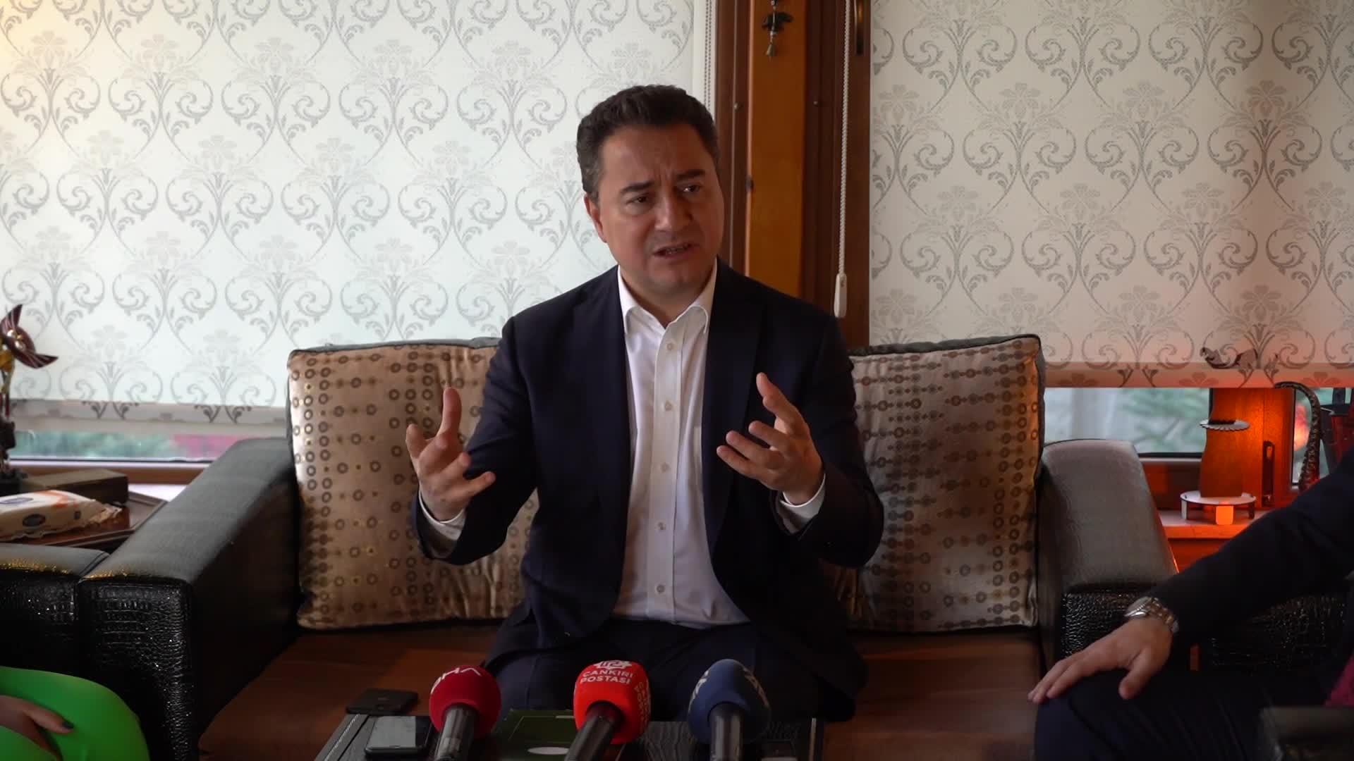 ÇİFTÇİDEN GÜBRE TEPKİSİ: BU SENE SULU GÜBREYLE TANIŞTIK, ONU ATACAĞIZ. TARLAYI VE KENDİMİZİ KANDIRACAĞIZ