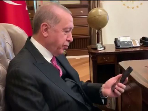 CUMHURBAŞKANI ERDOĞAN, F KLAVYE TÜRKİYE BİRİNCİSİ NİSA MAYA TUNÇOĞLU'NU TEBRİK ETTİ