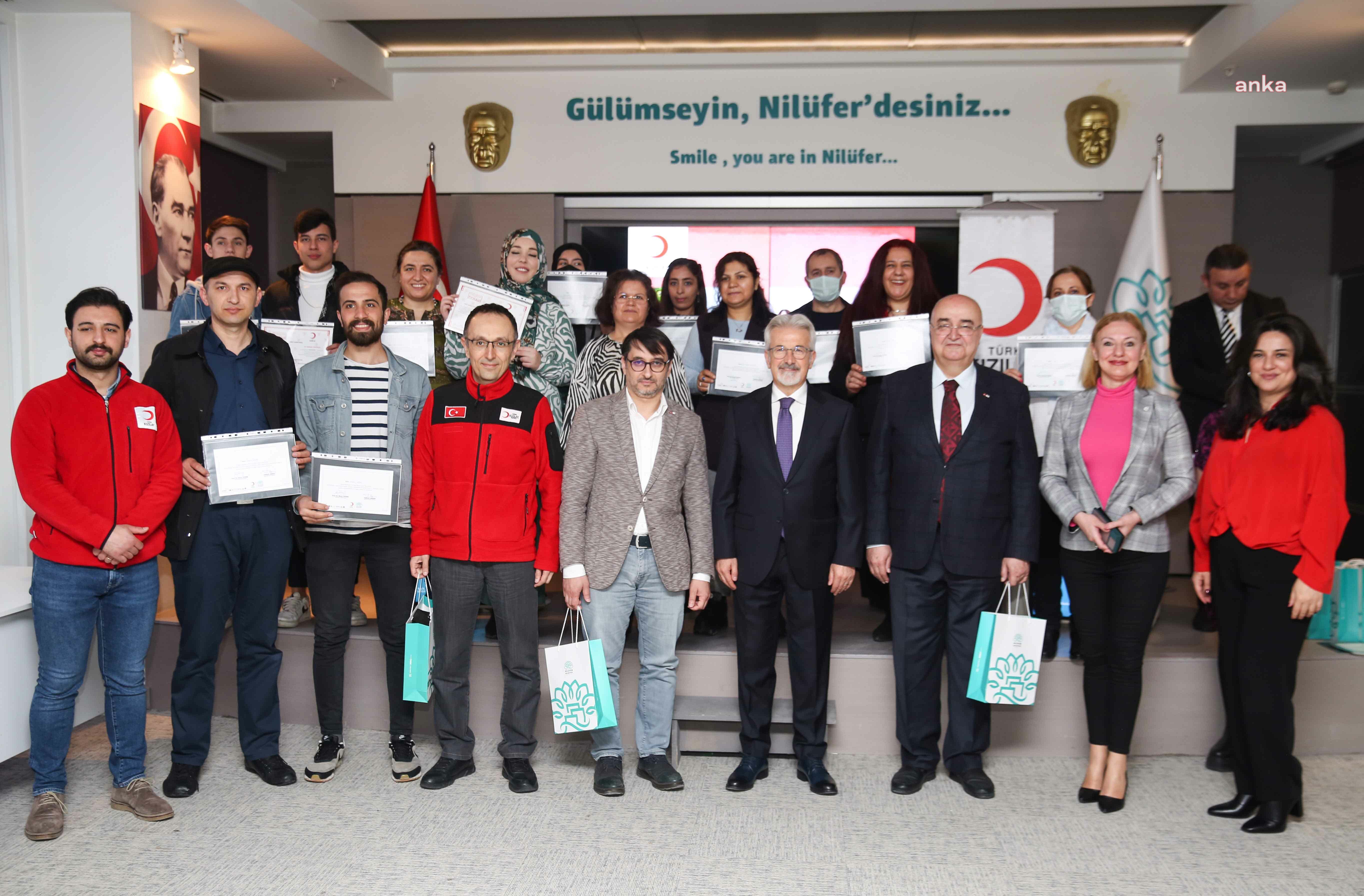 NİLÜFER’DE EĞİTİMLERİNİ TAMAMLAYAN HASTA BAKICILARA SERTİFİKALARI VERİLDİ
