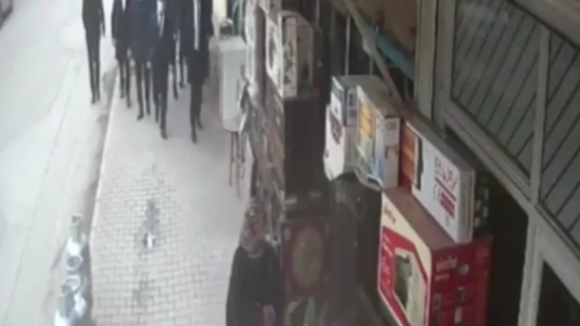 MHP’Lİ BELEDİYEYİ ELEŞTİREN OSMANİYELİ ESNAF: "25-30 KİŞİ GELİP İŞ YERİMİ BASTILAR VE BENİ TEHDİT ETTİLER"