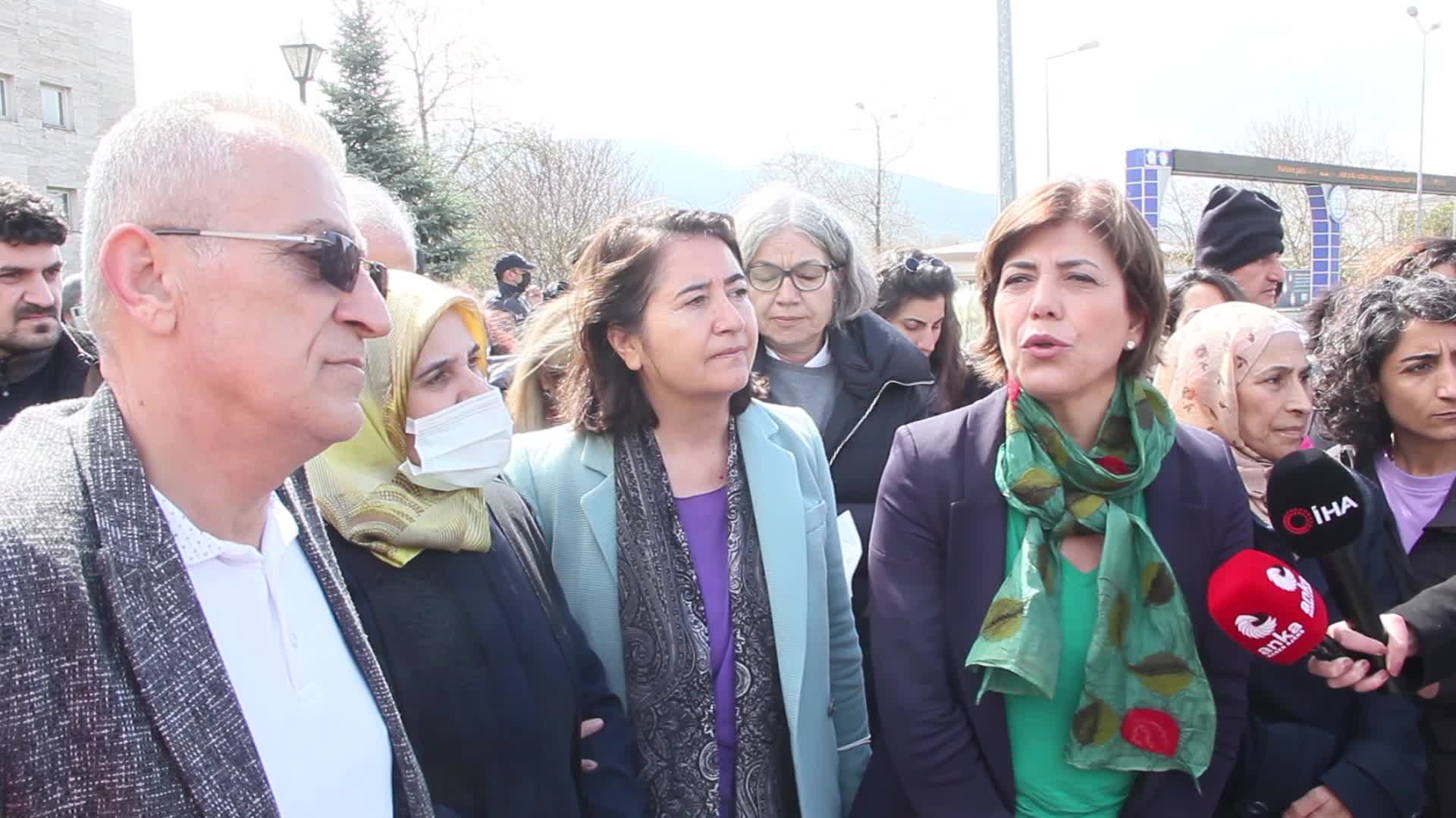 PINAR GÜLTEKİN DAVASI YİNE ERTELENDİ. ANNE GÜLTEKİN: "ADALET İSTİYORUZ, BU MAHKEME HEYETİNİ DEĞİŞTİRSİNLER"