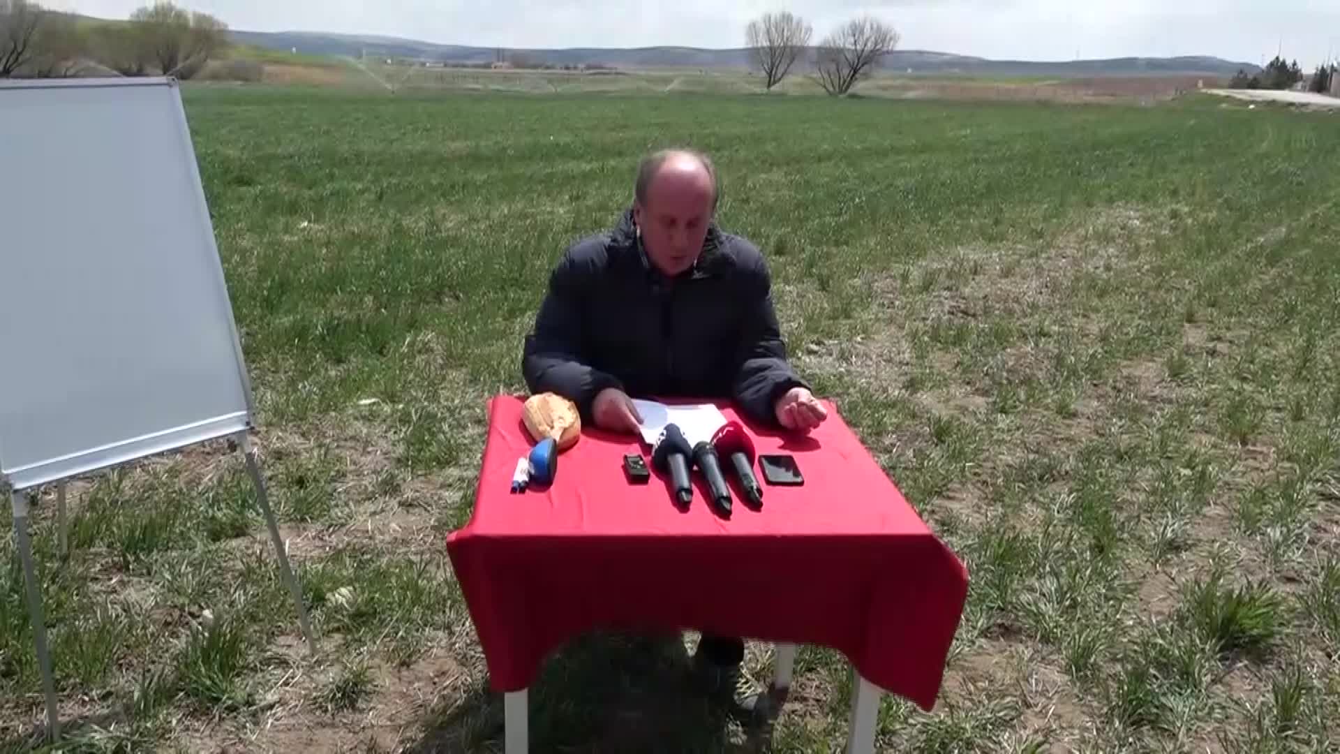 MUHARREM İNCE'DEN HÜKÜMETE TARIM ELEŞTİRİSİ: "İTHALATTAN VAZGEÇECEKSİN, UKRAYNA'DAKİ ALEXSANDER YERİNE POLATLI'DAKİ ALİ AMCA'YA VERECEKSİN"
