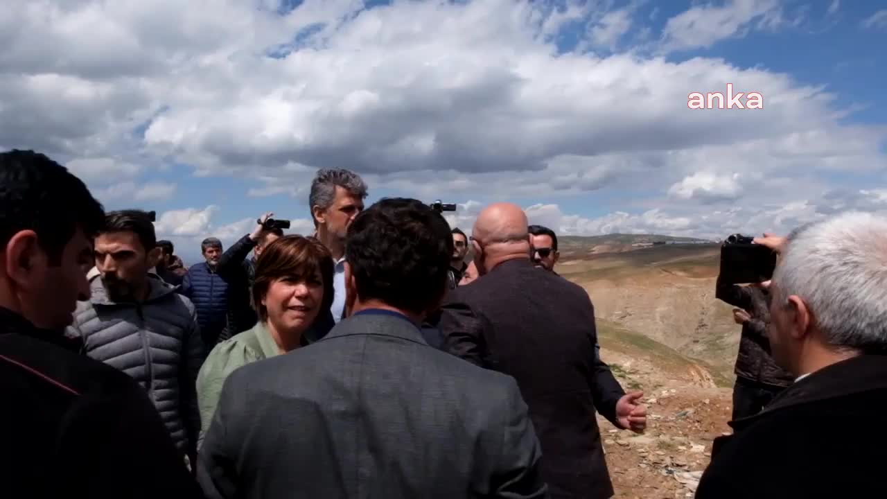 POLİS, HDP MİLLETVEKİLLERİNİN KASAPLAR DERESİ'NDE AÇIKLAMA YAPMASINA İZİN VERMEDİ