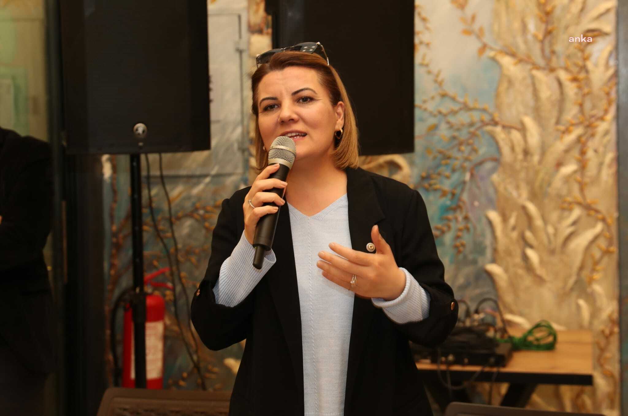İZMİT BELEDİYE BAŞKANI HÜRRİYET, HALK OYUNU EĞİTMENLERİNİ İFTARDA AĞIRLADI