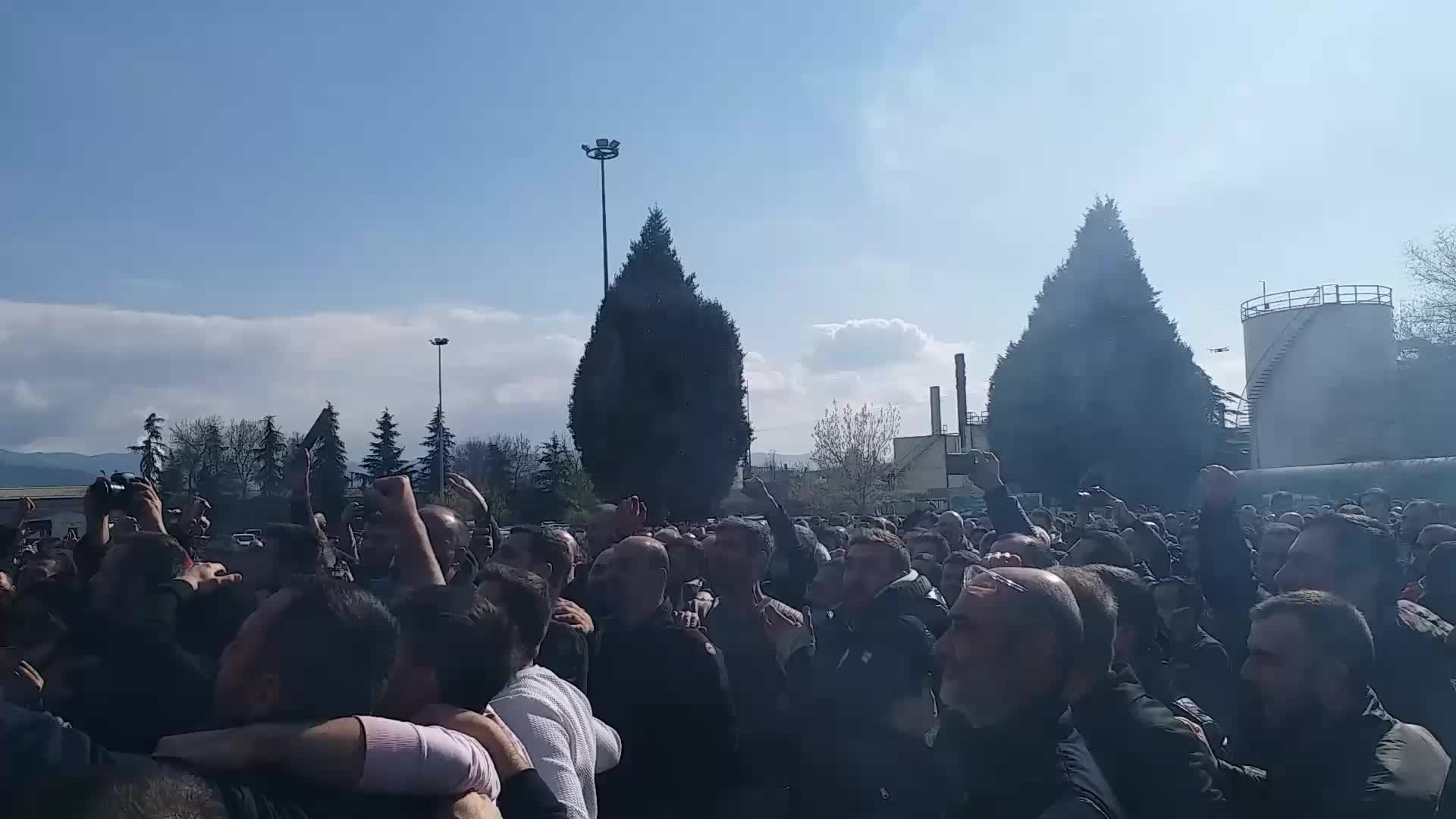 ADAPAZARI VE İZMİT LASTİK İŞÇİLERİNİN MAAŞLARINA YÜZDE 40 ZAM