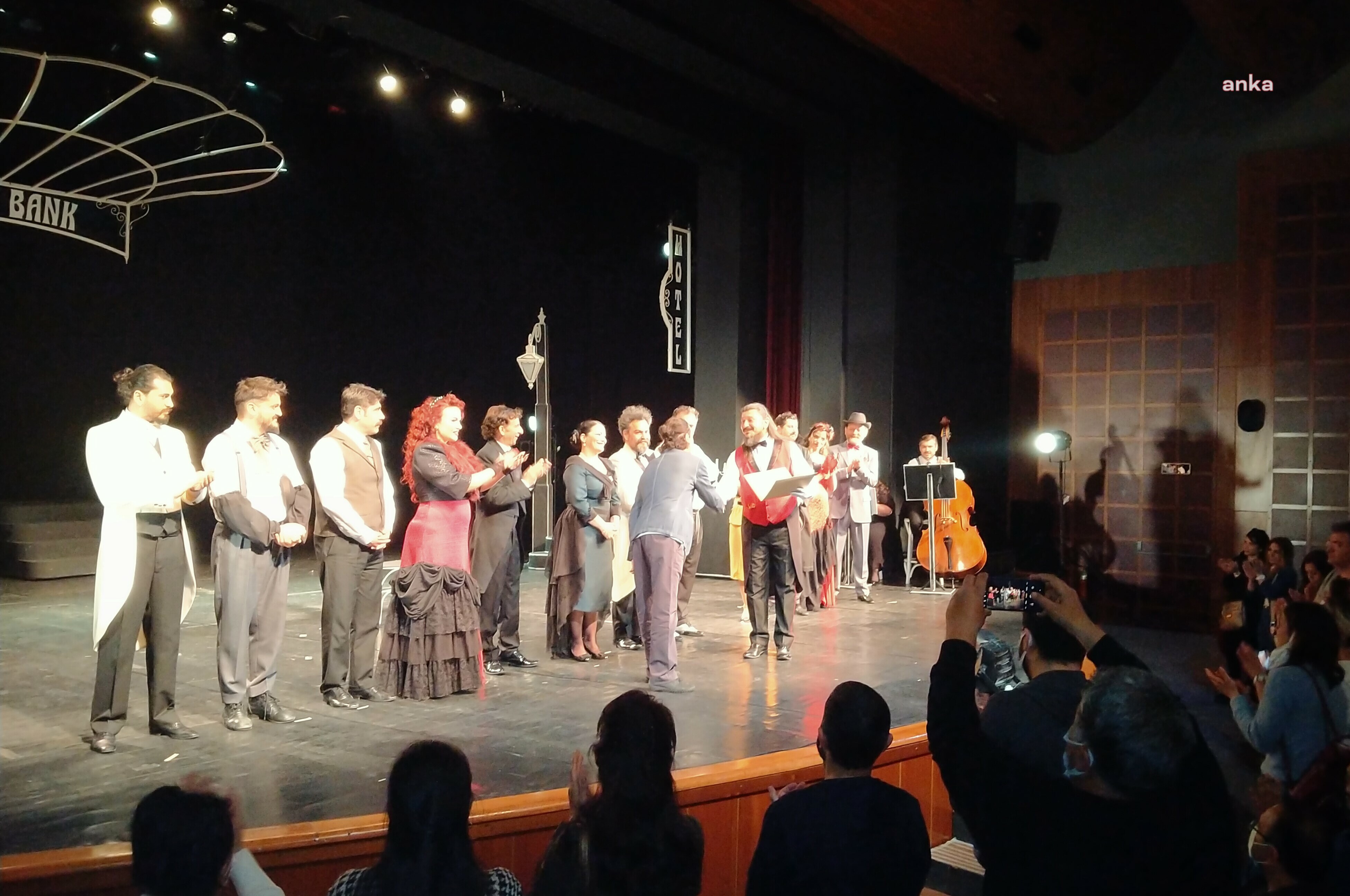 ESKİŞEHİR ŞEHİR TİYATROLARI'NDAN ADANA TİYATRO FESTİVALİ'NDE GÖZ DOLDURAN PERFORMANS