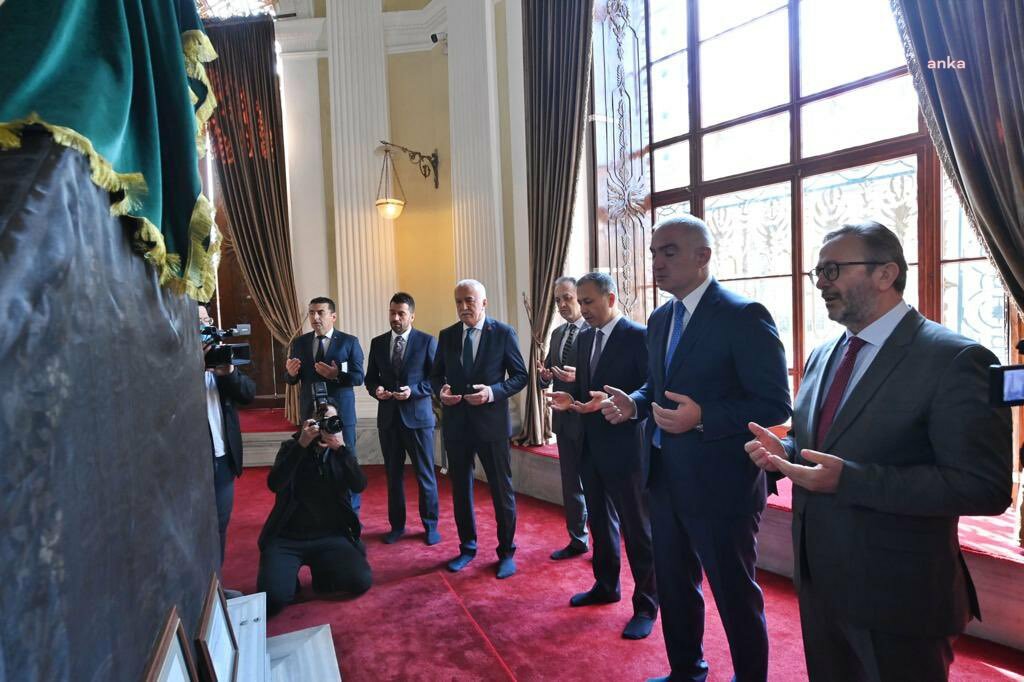 BAKAN ERSOY: İSTANBUL'DA 124 TÜRBENİN İHYASI ÇALIŞMASINI GERÇEKLEŞTİRİYORUZ