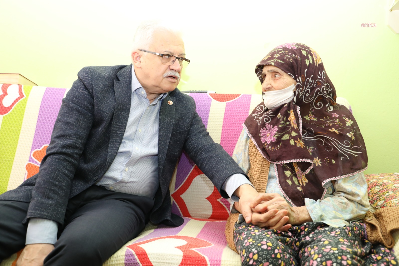 BURHANİYE BELEDİYESİ'NİN "YALNIZ DEĞİLSİNİZ" PROJESİ SÜRÜYOR