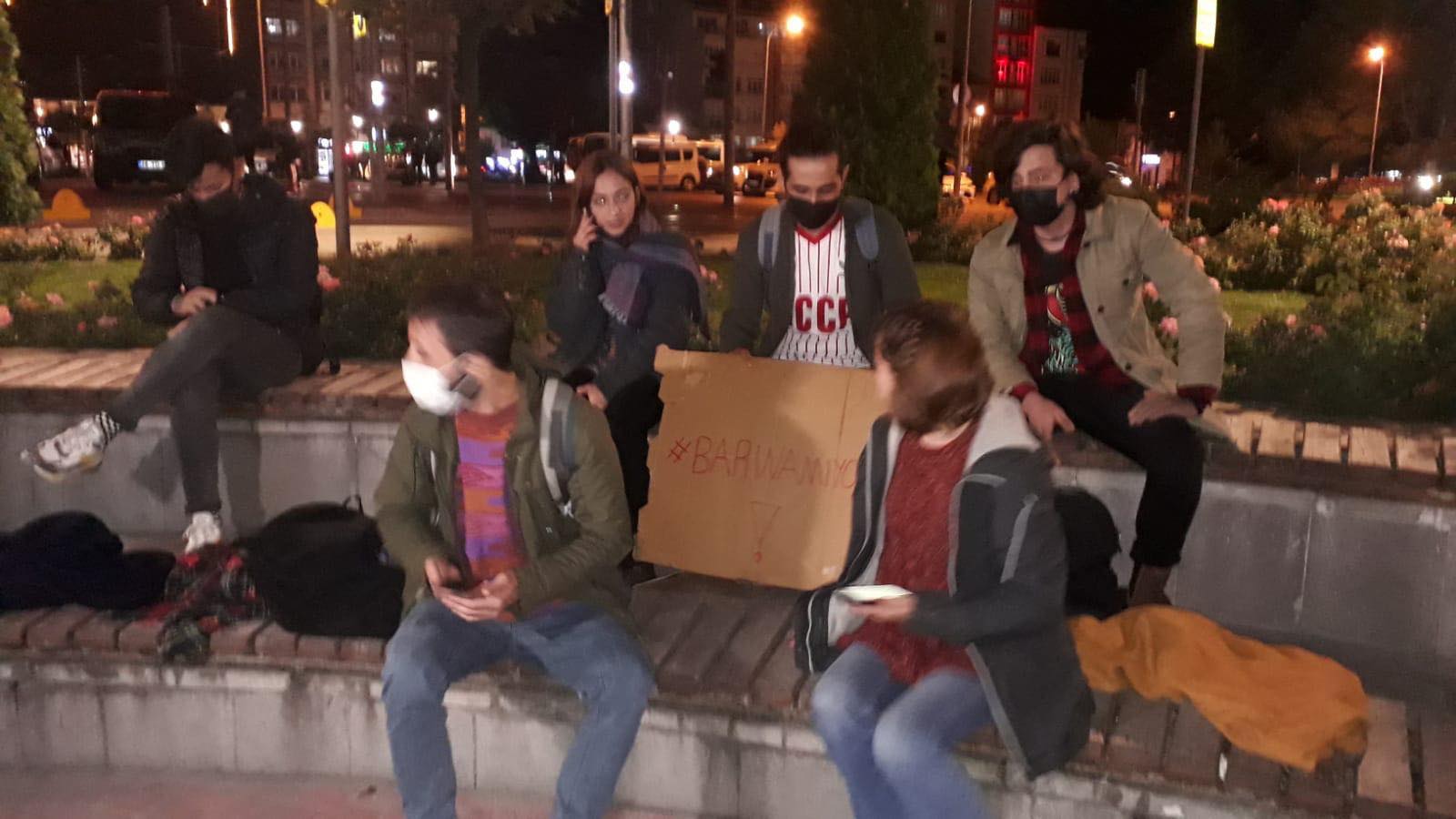 ESKİŞEHİR'DE 'BARINAMIYORUZ' EYLEMİNE KATILAN ÖĞRENCİLER BERAAT ETTİ