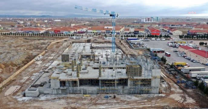 AKSARAY BELEDİYESİ YENİ HİZMET BİNASININ İNŞAATI, ARTAN MALİYETLER GEREKÇE GÖSTERİLEREK DURDU