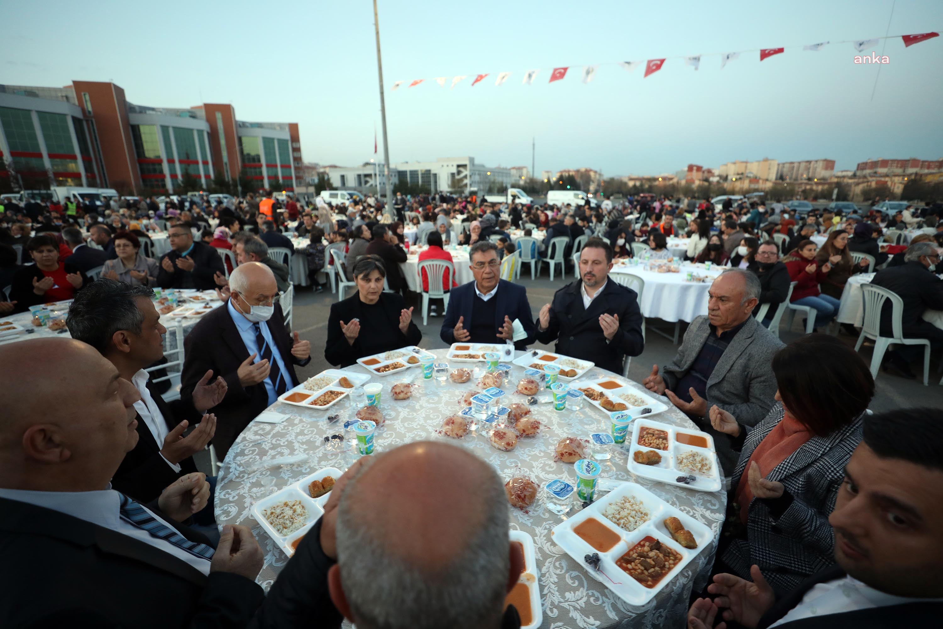 YENİMAHALLE İFTAR SOFRASI ÇAMLICA MAHALLESİ’NE KURULDU