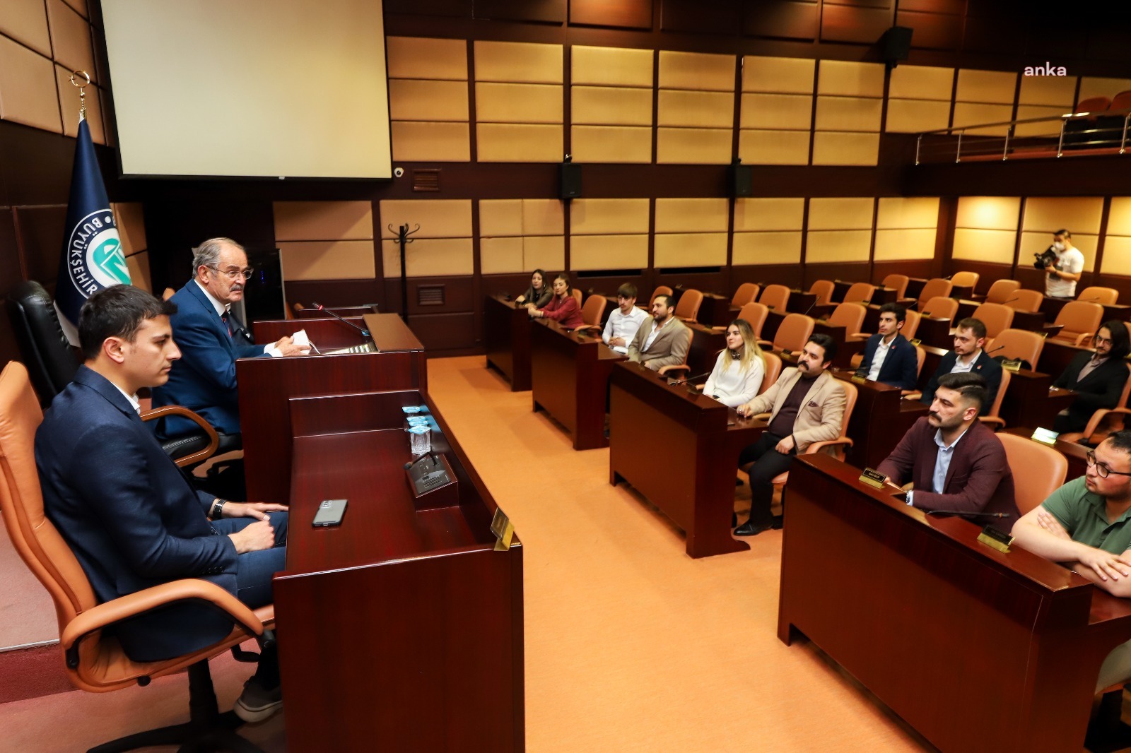 CHP’Lİ GENÇLERDEN ESKİŞEHİR BÜYÜKŞEHİR BAŞKANI BÜYÜKERŞEN’E ZİYARET