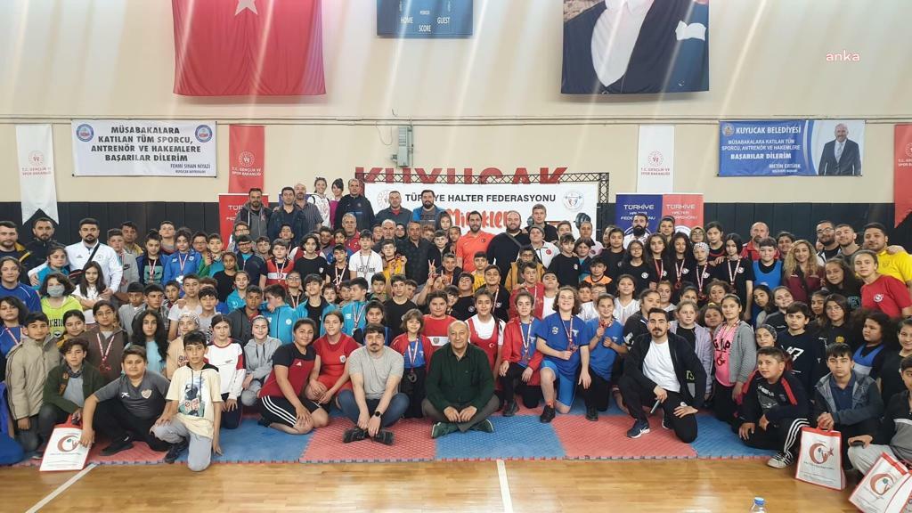 MERSİN BÜYÜKŞEHİR’İN KIR ÇİÇEKLERİNDEN MİNİKLER TÜRKİYE HALTER ŞAMPİYONASI’NDA ÖNEMLİ BAŞARI